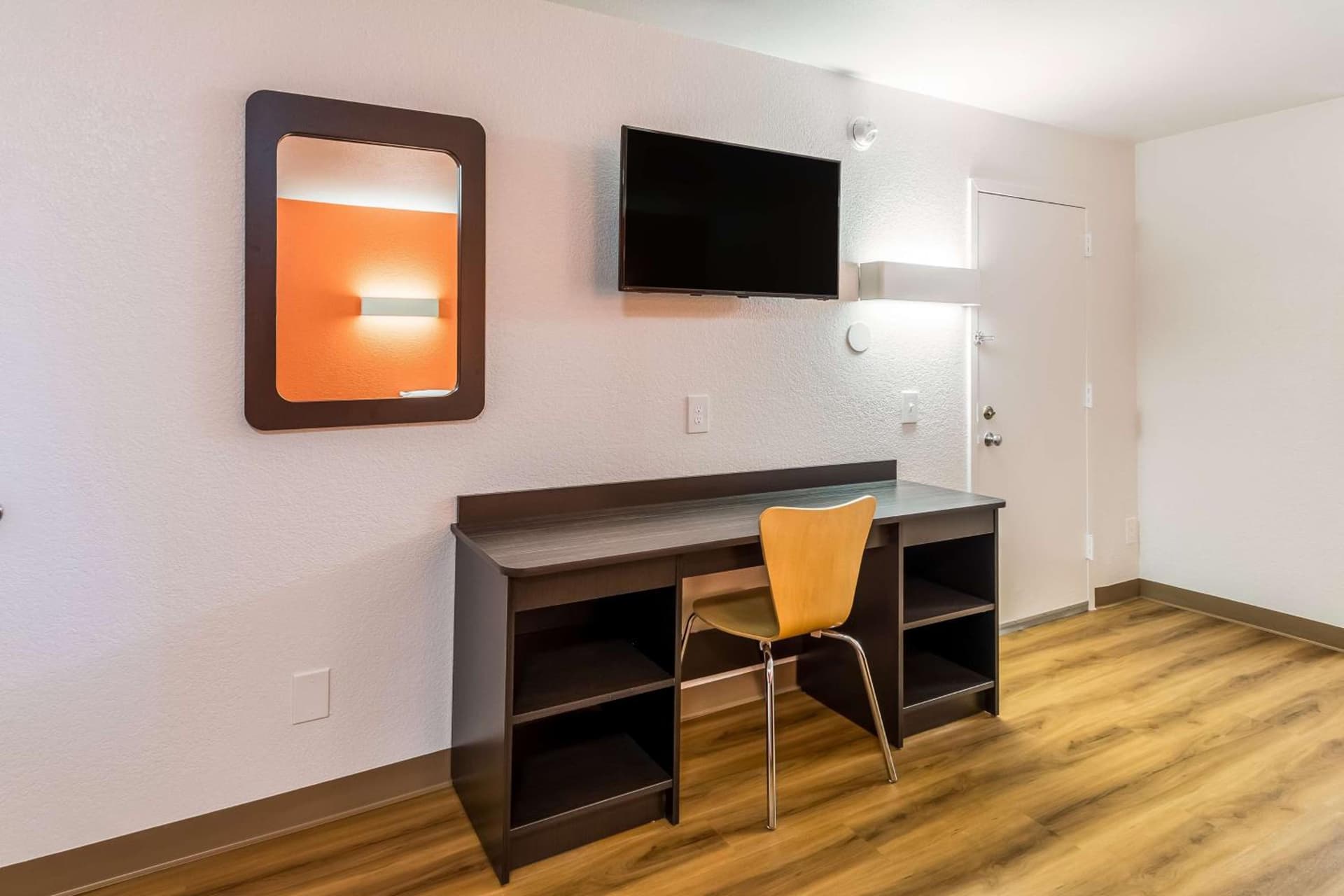 Motel 6-Arlington, TX - UTA gallery photo in Arlington, TX — image 33