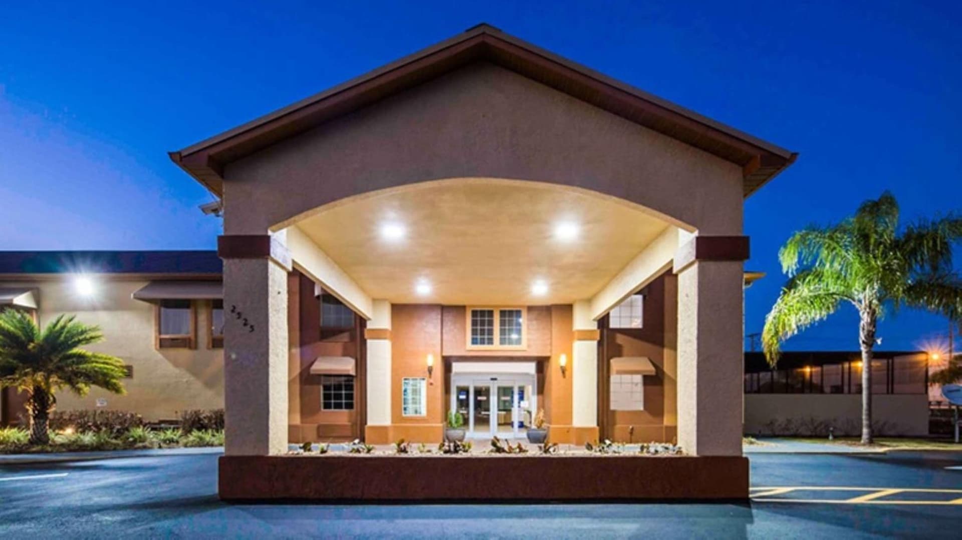 Best Western Mulberry Hotel featured exterior or lobby in Mulberry, FL — similar hotel