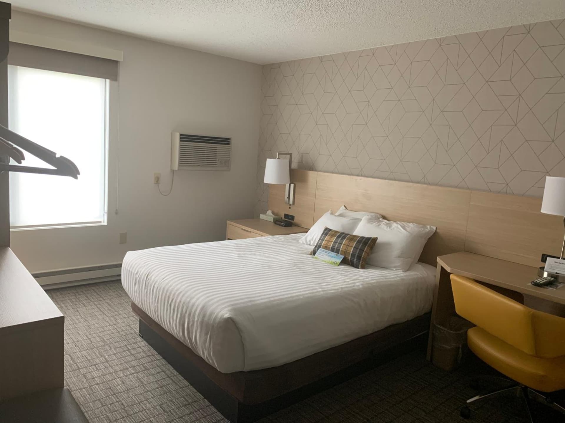 Days Inn & Suites by Wyndham Duluth by the Mall gallery photo in Duluth, MN — image 33
