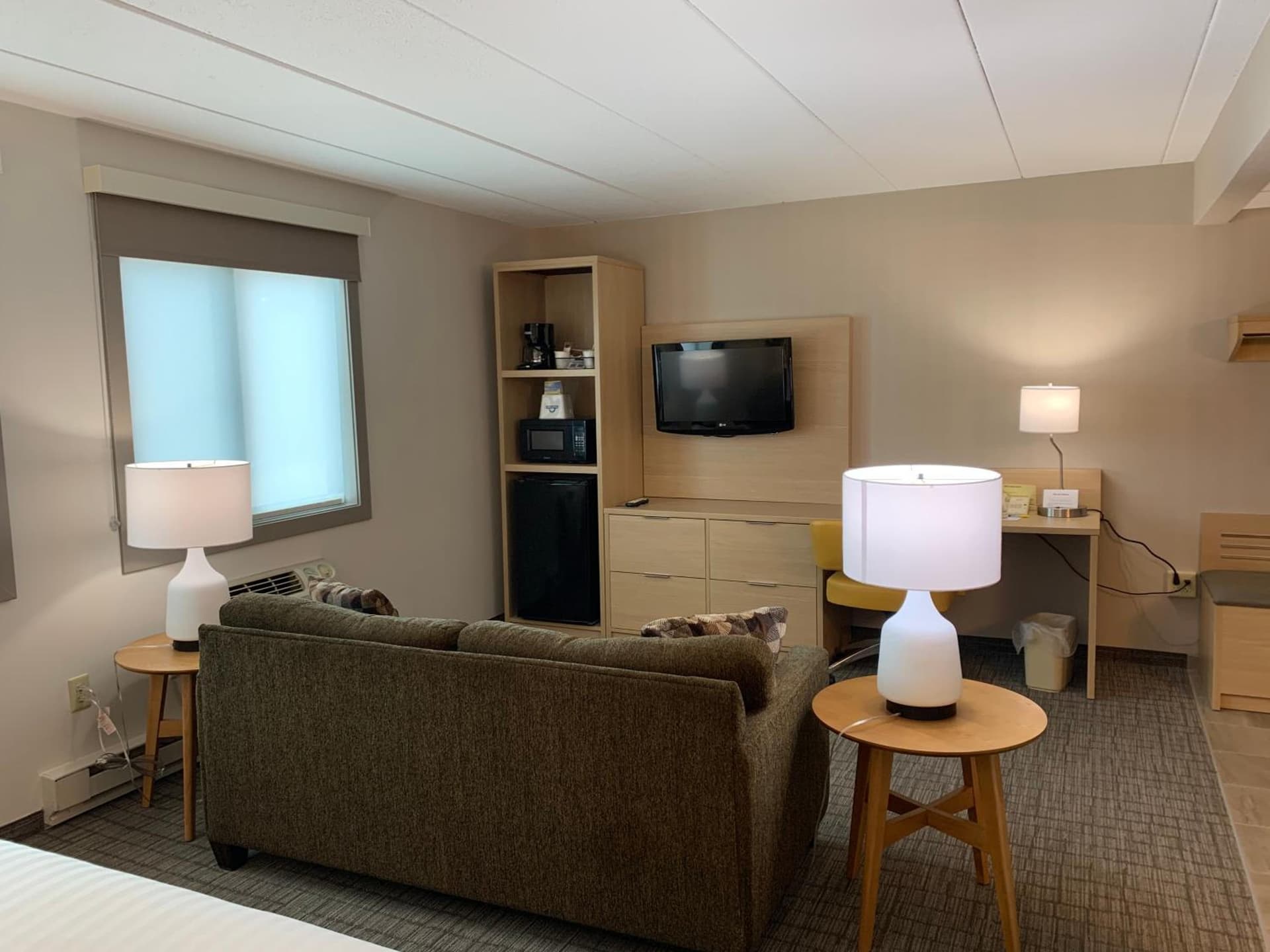 Days Inn & Suites by Wyndham Duluth by the Mall gallery photo in Duluth, MN — image 12