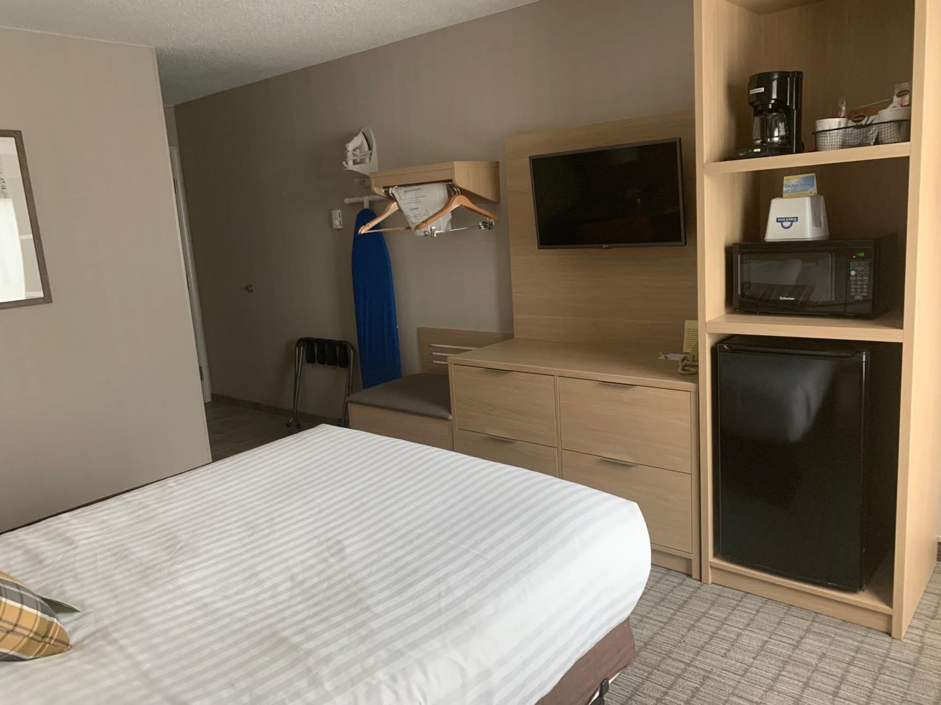 Days Inn & Suites by Wyndham Duluth by the Mall gallery photo in Duluth, MN — image 36