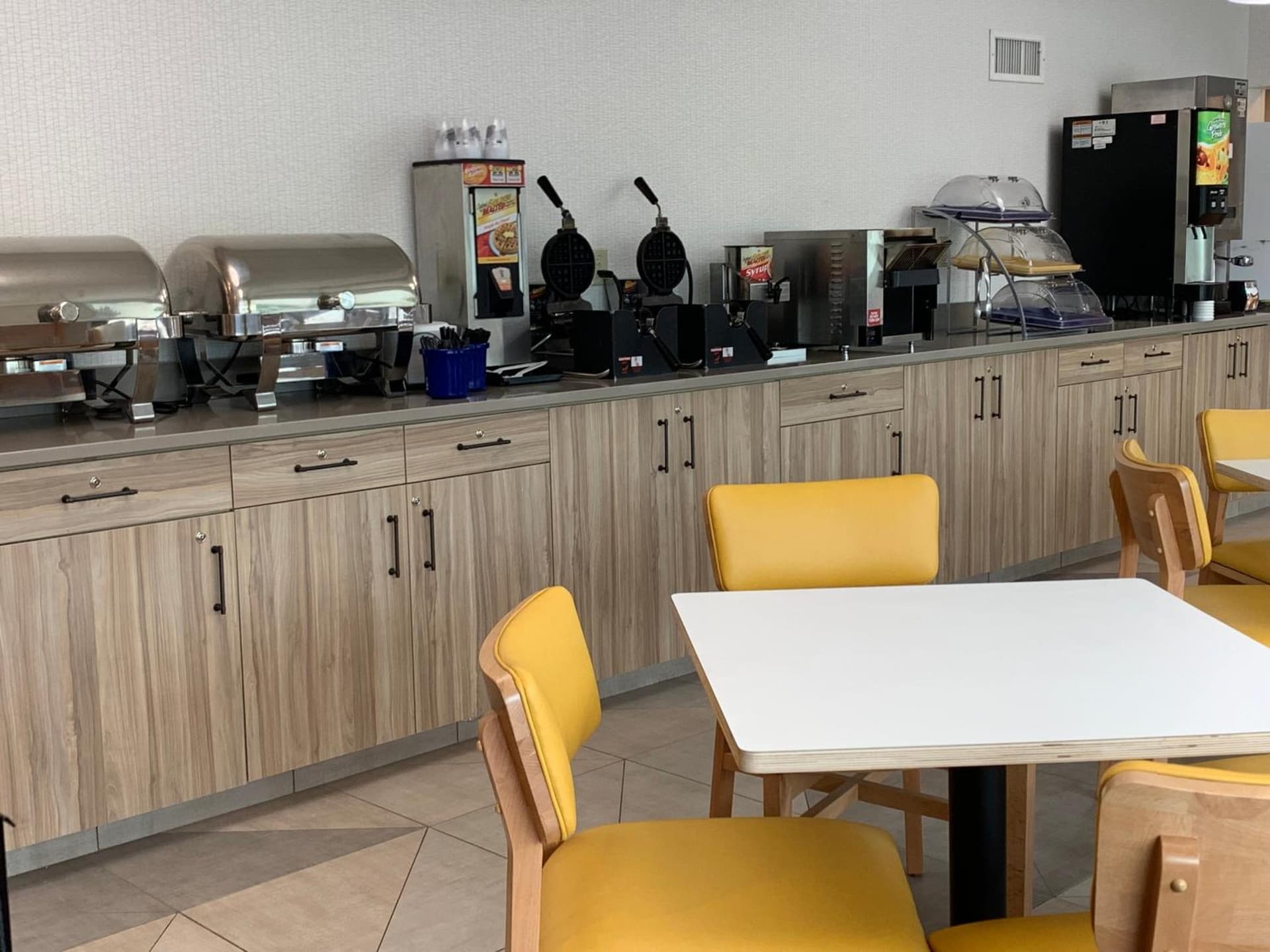 Days Inn & Suites by Wyndham Duluth by the Mall gallery photo in Duluth, MN — image 13