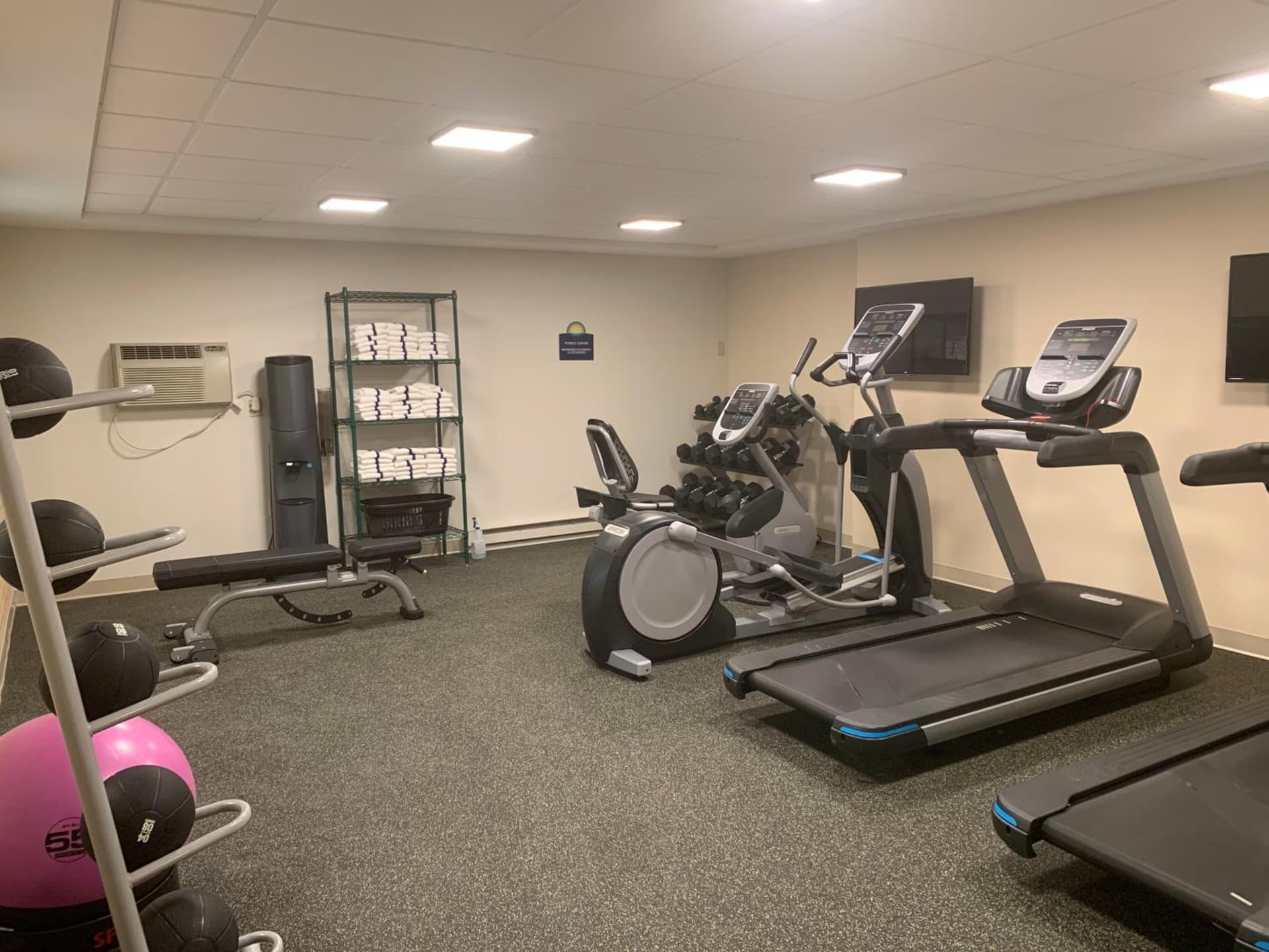 Days Inn & Suites by Wyndham Duluth by the Mall gallery photo in Duluth, MN — image 30