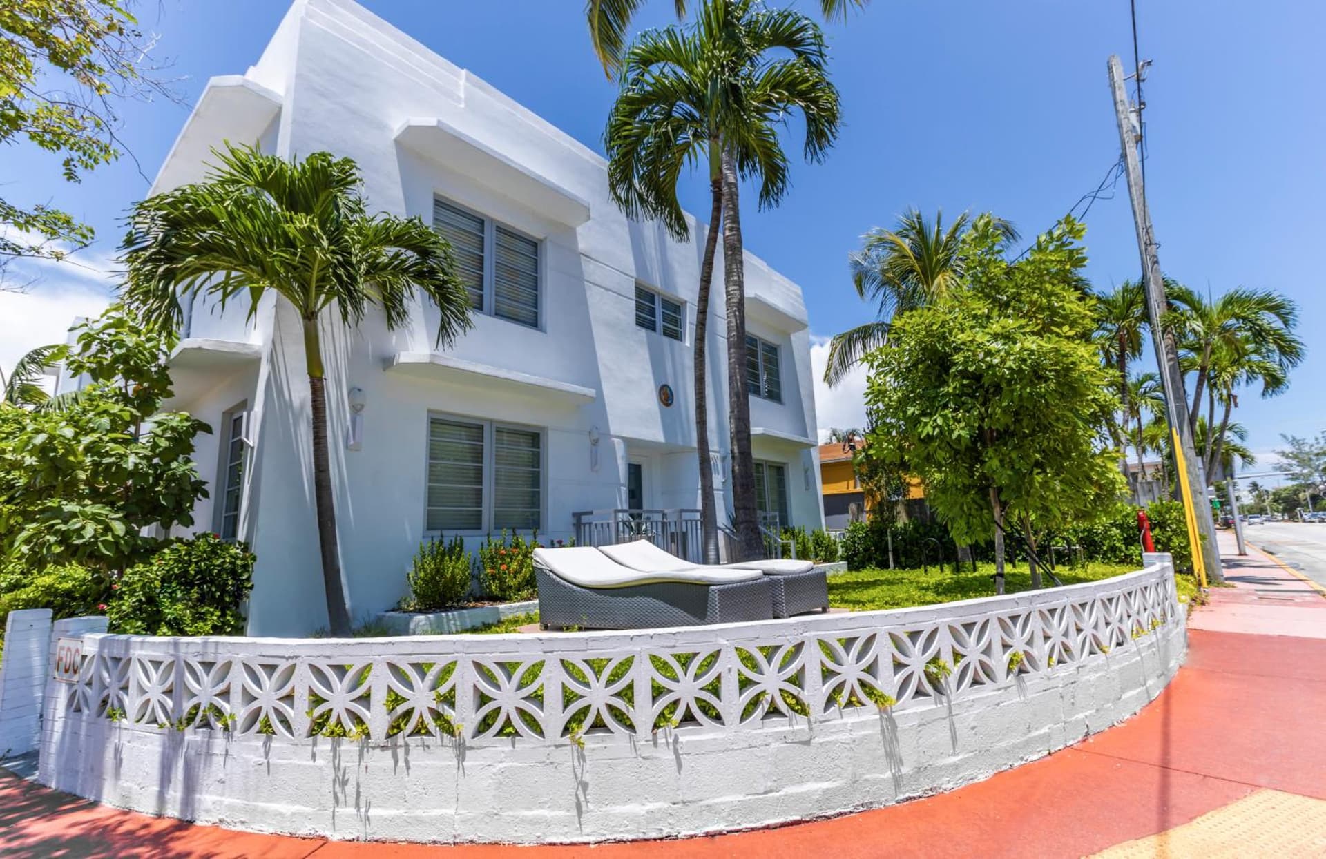 Seaside All Suites Hotel featured exterior or lobby in Miami Beach, FL — similar hotel