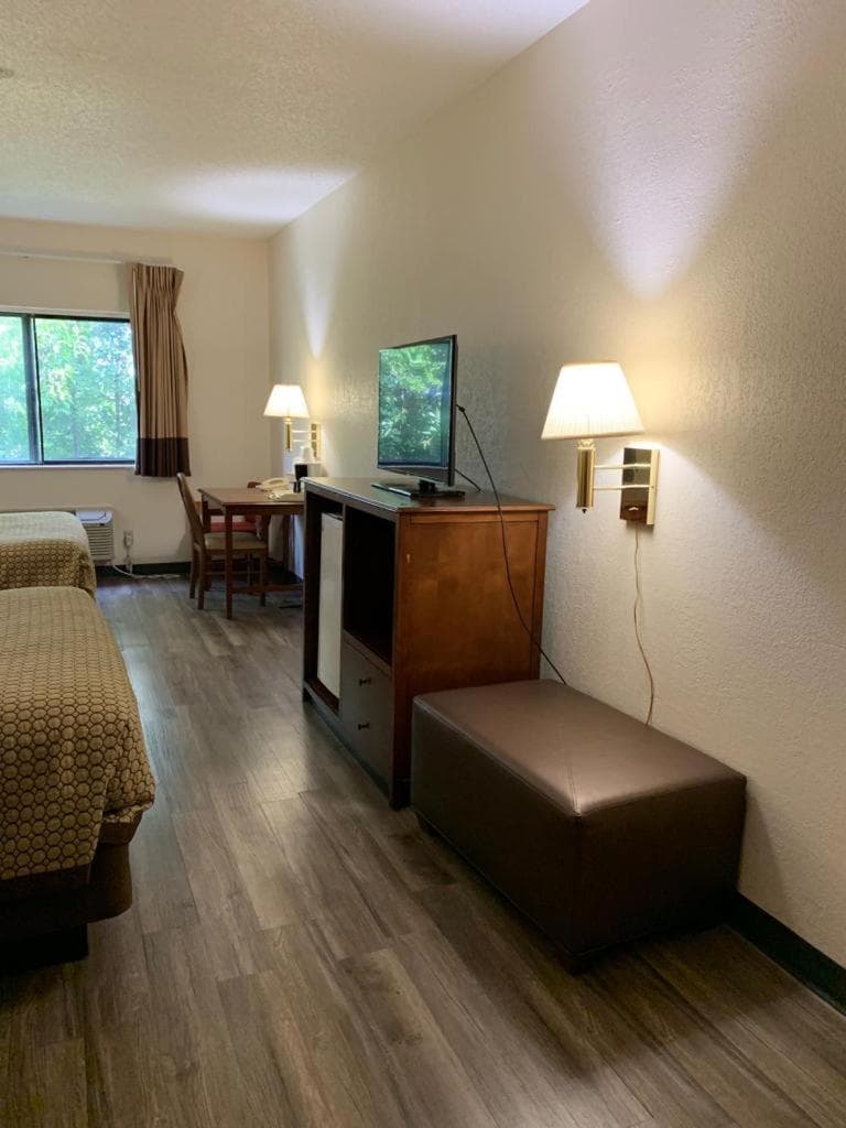 Days Inn by Wyndham Topeka gallery photo in Topeka, KS — image 7