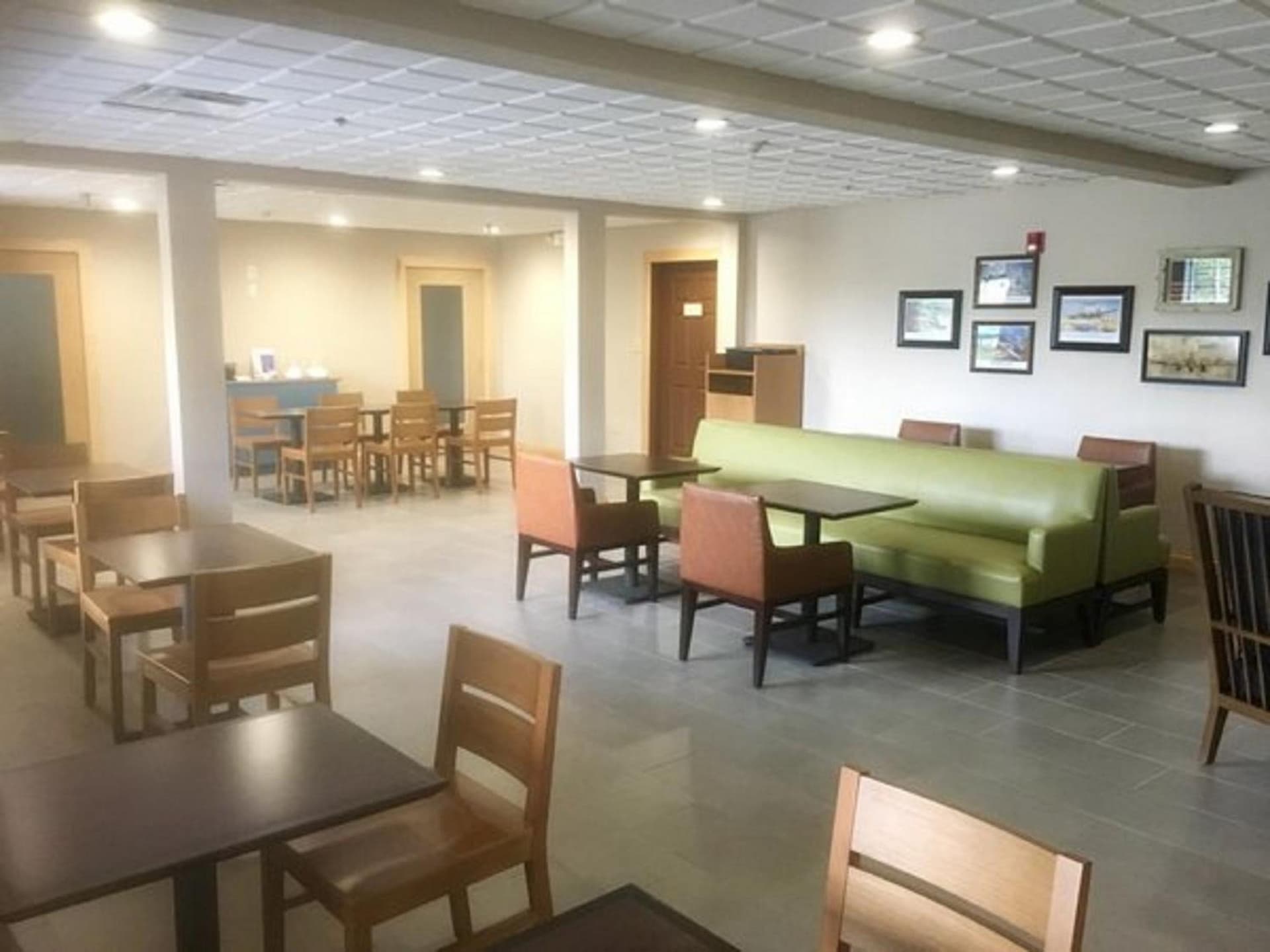 Country Inn & Suites by Radisson, Beavercreek-Dayton gallery photo in Fairborn, OH — image 52