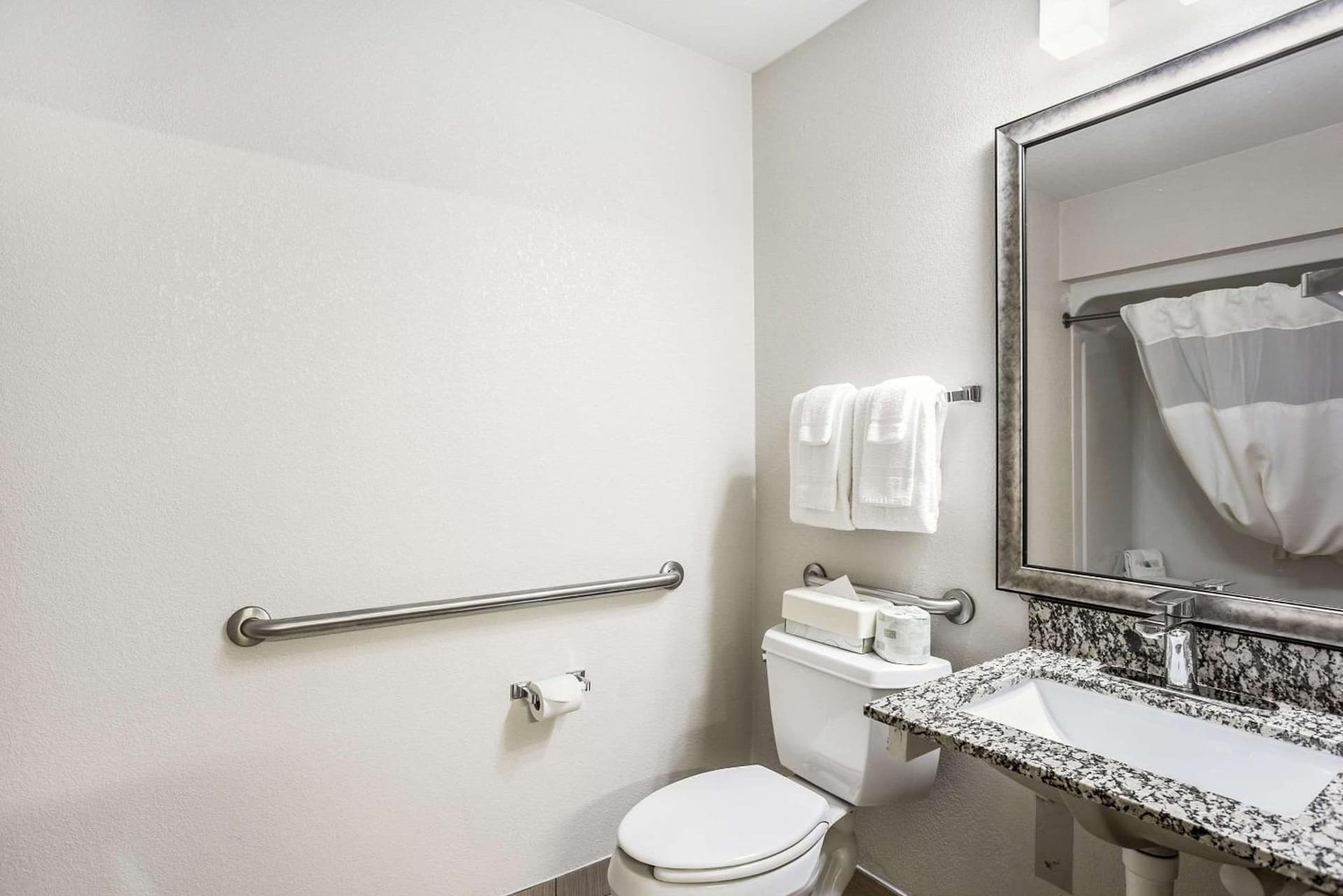 MainStay Suites Cedar Rapids North - Marion gallery photo in Cedar Rapids, IA — image 30