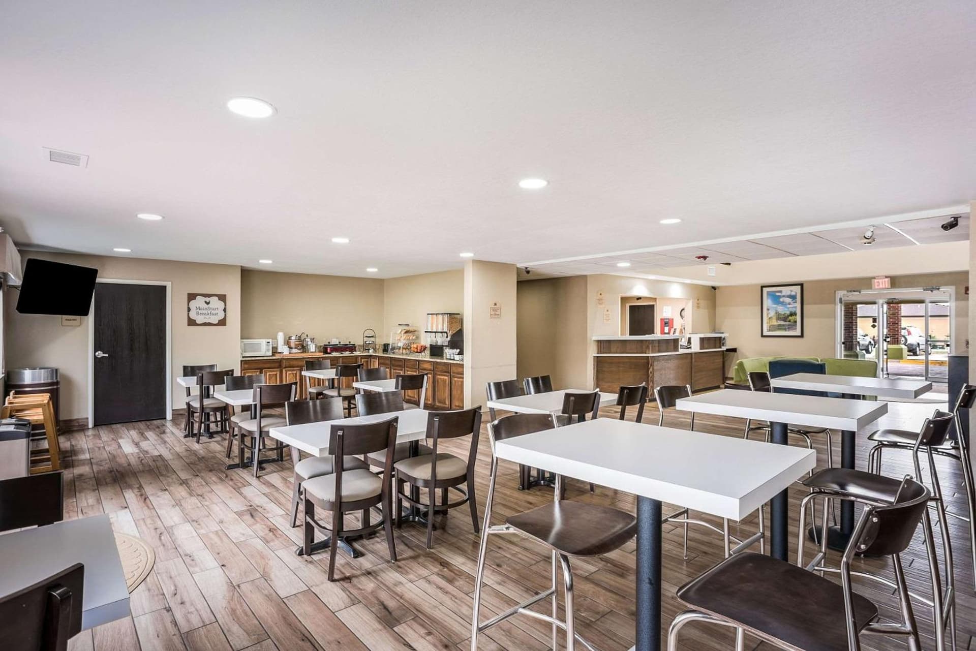 MainStay Suites Cedar Rapids North - Marion gallery photo in Cedar Rapids, IA — image 37