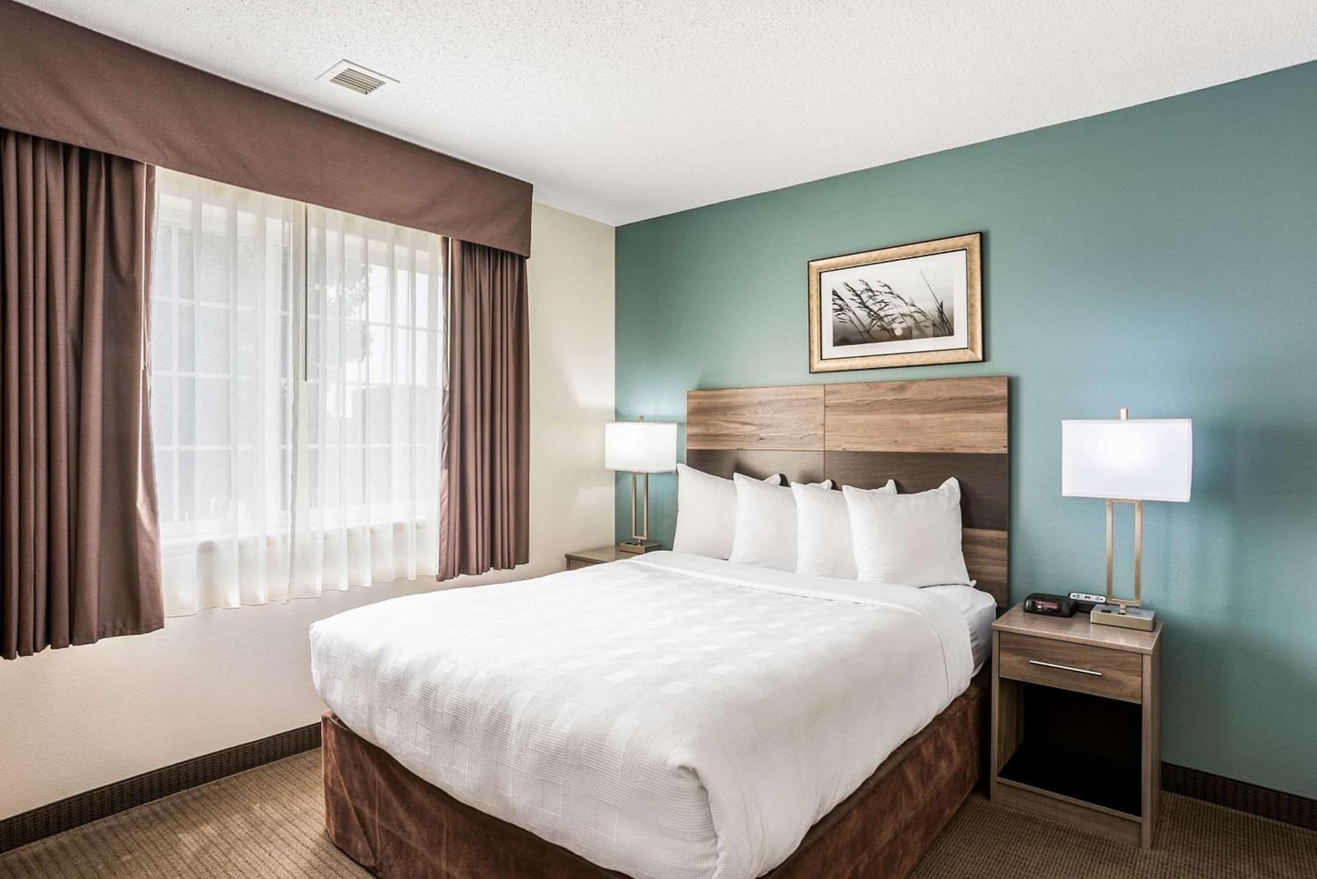 MainStay Suites Cedar Rapids North - Marion gallery photo in Cedar Rapids, IA — image 10