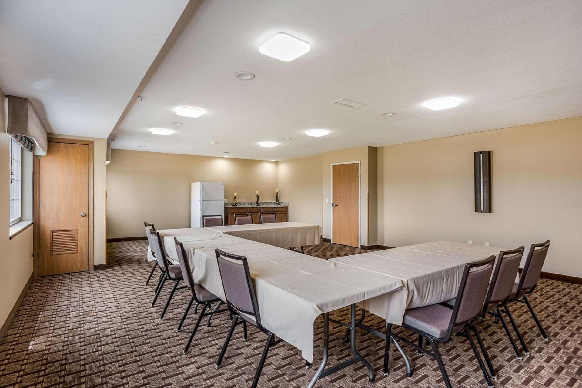 MainStay Suites Cedar Rapids North - Marion gallery photo in Cedar Rapids, IA — image 27