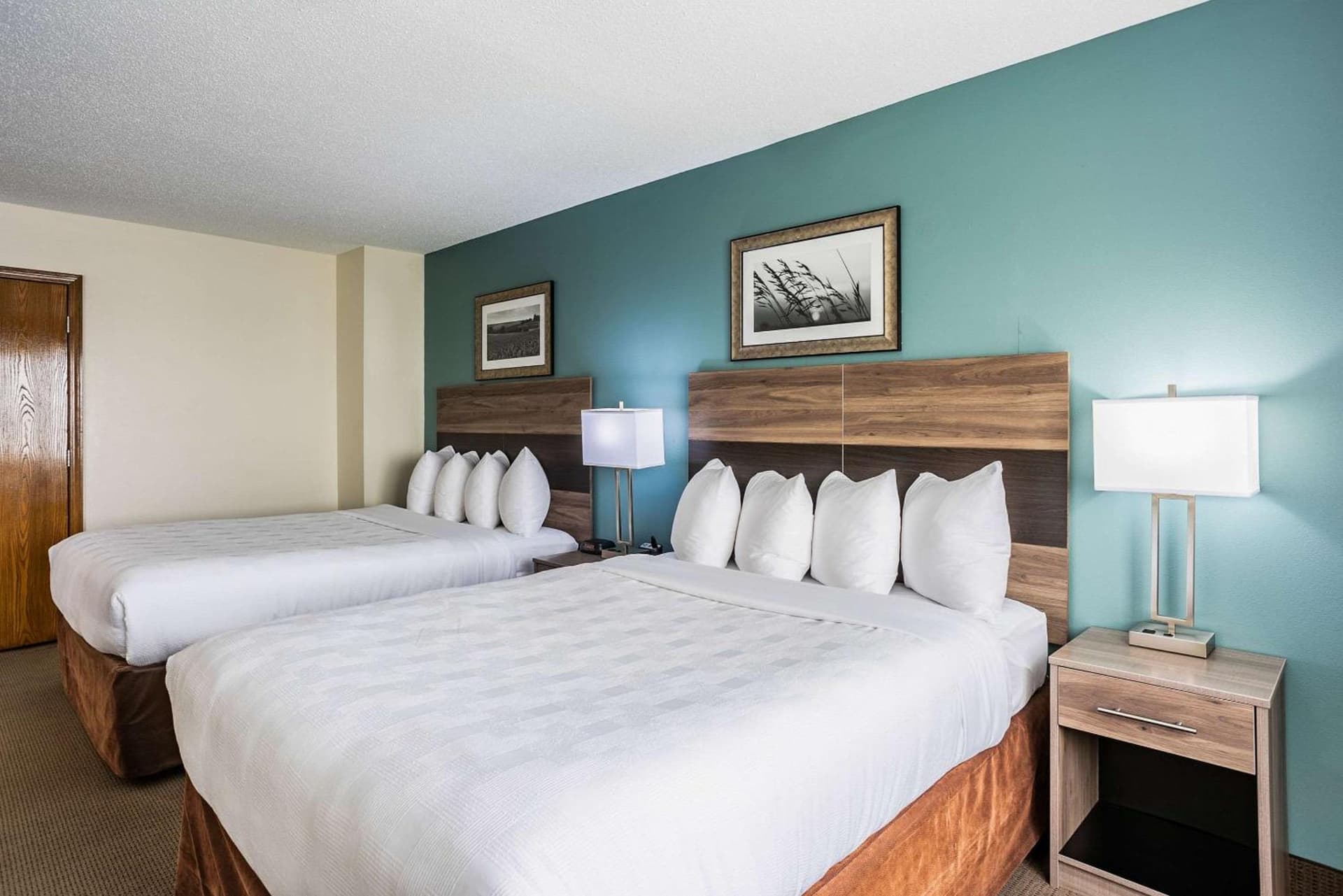 MainStay Suites Cedar Rapids North - Marion gallery photo in Cedar Rapids, IA — image 9