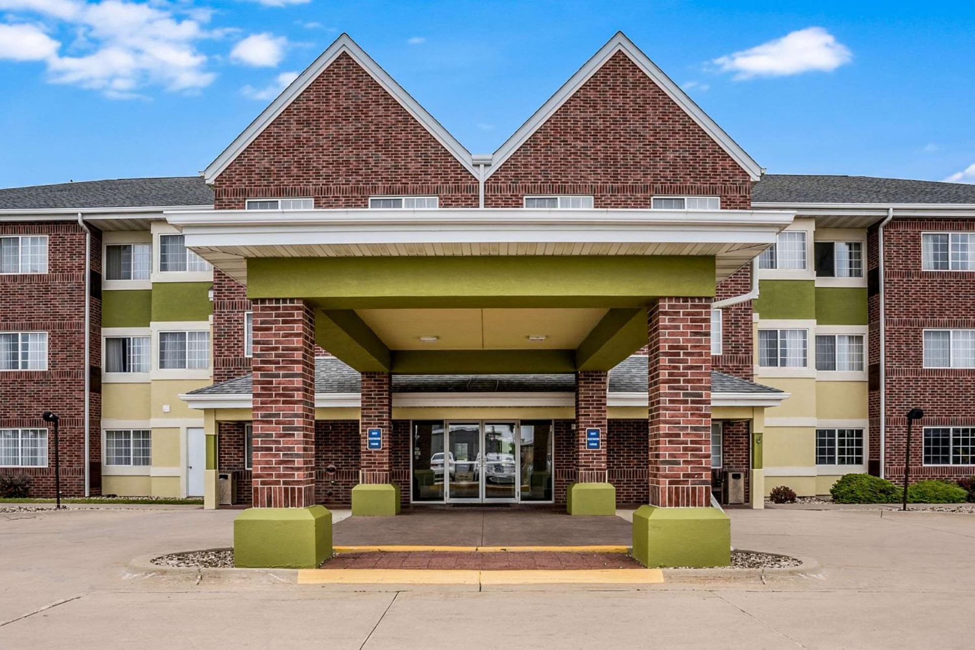 MainStay Suites Cedar Rapids North - Marion gallery photo in Cedar Rapids, IA — image 8