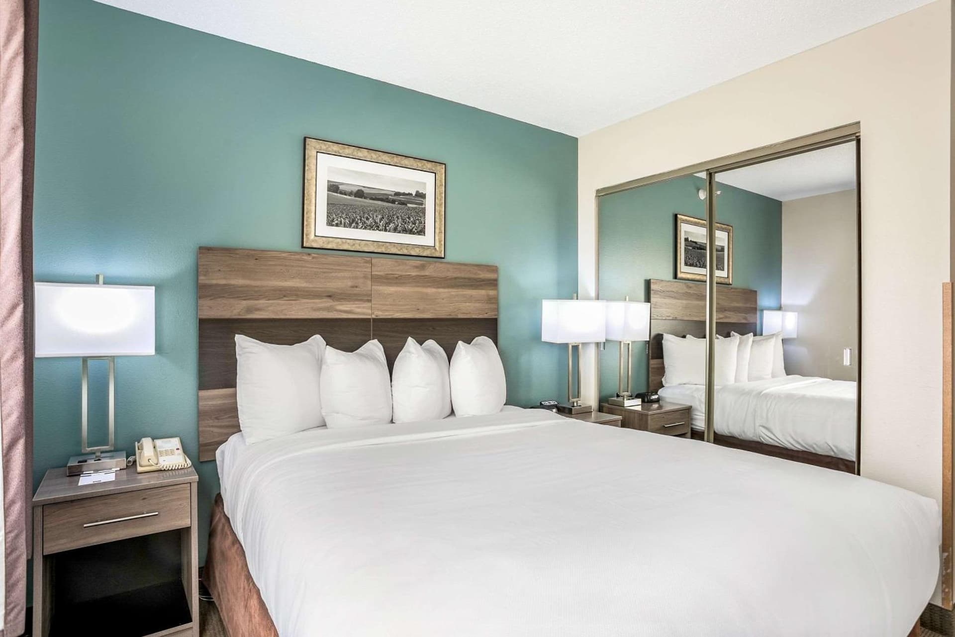 MainStay Suites Cedar Rapids North - Marion interior in Cedar Rapids, IA — gallery photo 2