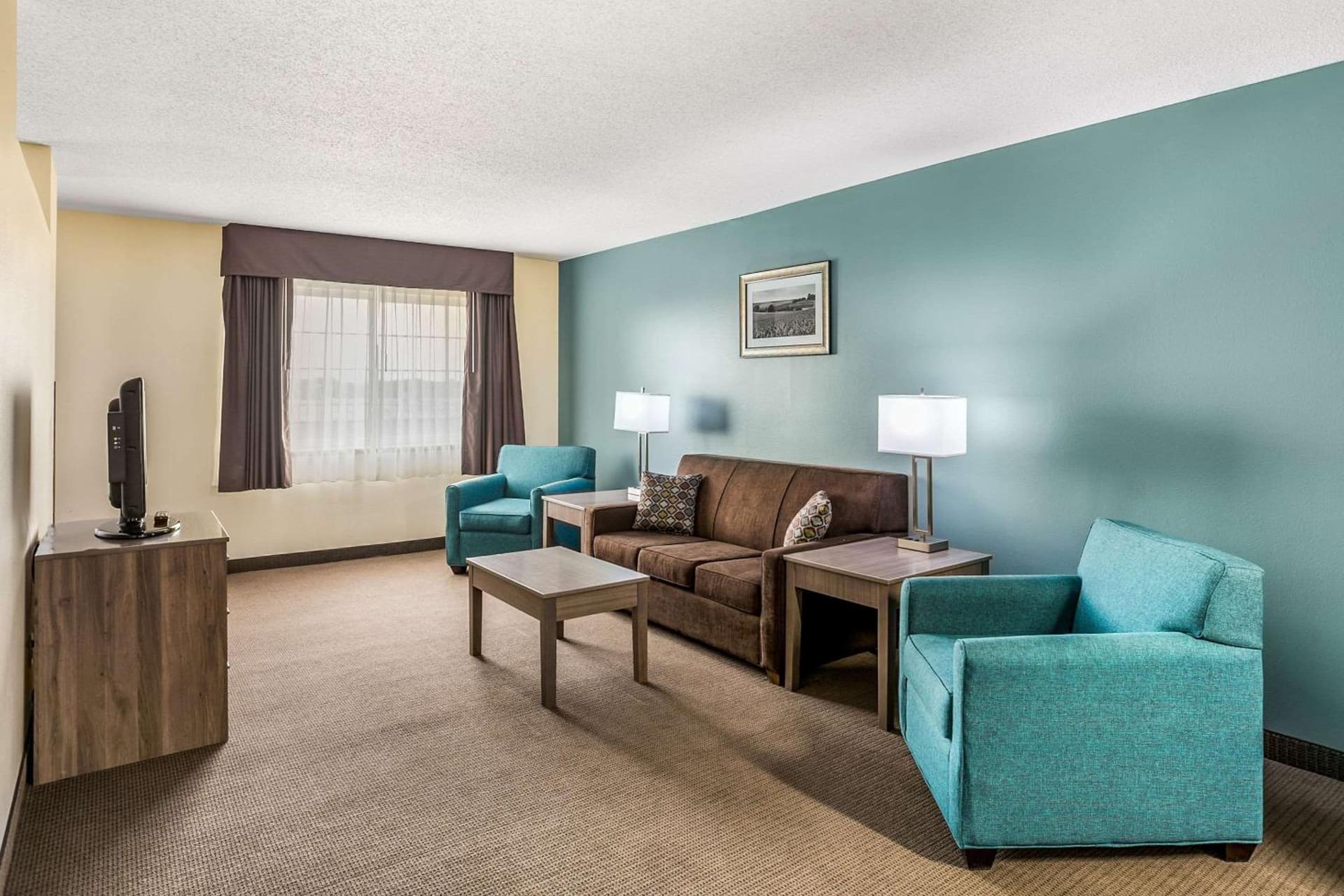 MainStay Suites Cedar Rapids North - Marion gallery photo in Cedar Rapids, IA — image 5