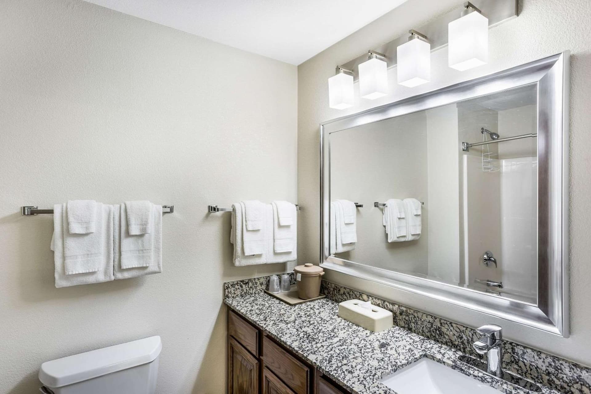 MainStay Suites Cedar Rapids North - Marion gallery photo in Cedar Rapids, IA — image 20