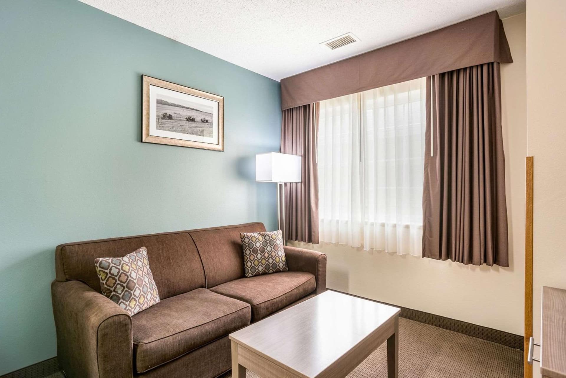 MainStay Suites Cedar Rapids North - Marion gallery photo in Cedar Rapids, IA — image 23