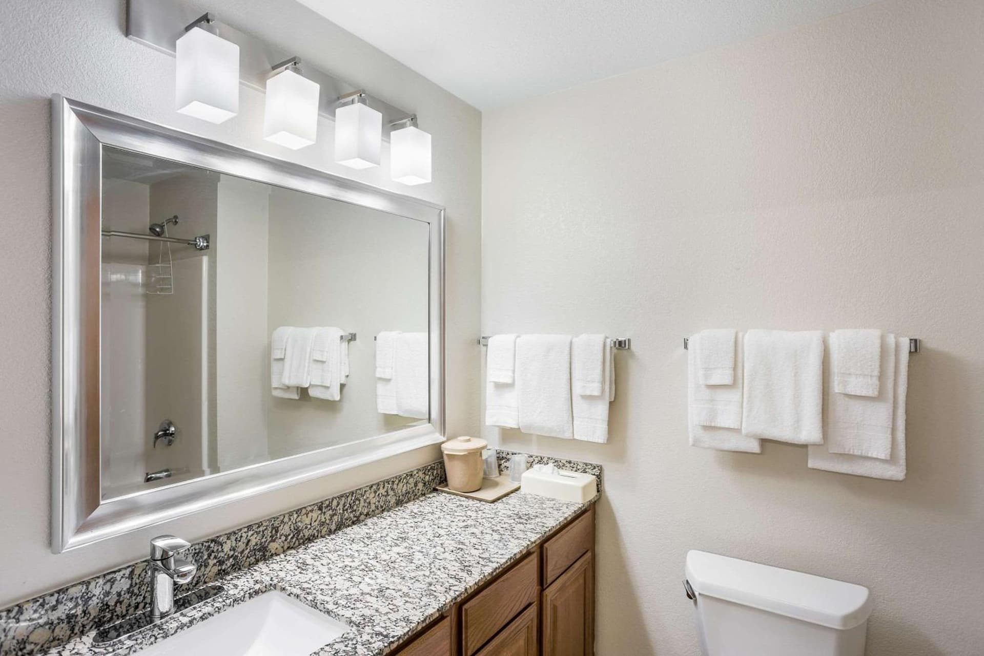MainStay Suites Cedar Rapids North - Marion gallery photo in Cedar Rapids, IA — image 38