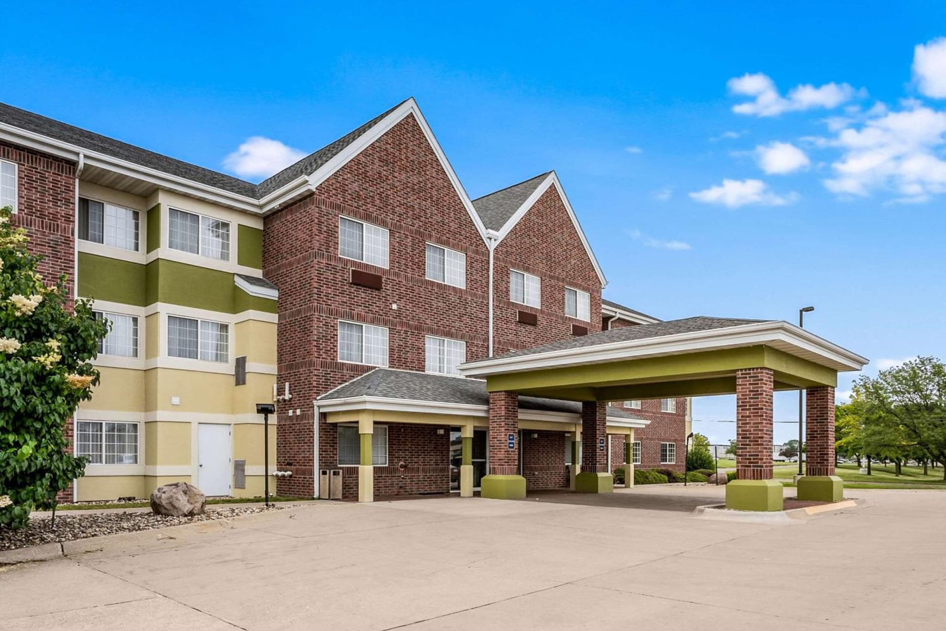 MainStay Suites Cedar Rapids North - Marion gallery photo in Cedar Rapids, IA — image 7