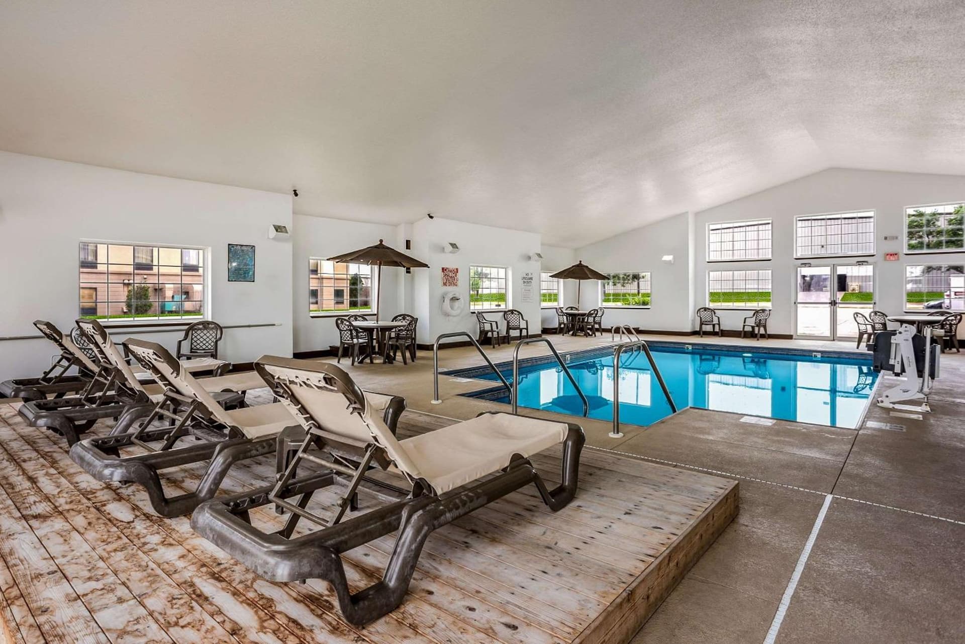 MainStay Suites Cedar Rapids North - Marion gallery photo in Cedar Rapids, IA — image 21