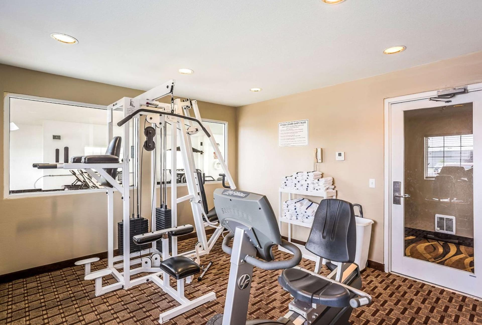 MainStay Suites Cedar Rapids North - Marion gallery photo in Cedar Rapids, IA — image 32