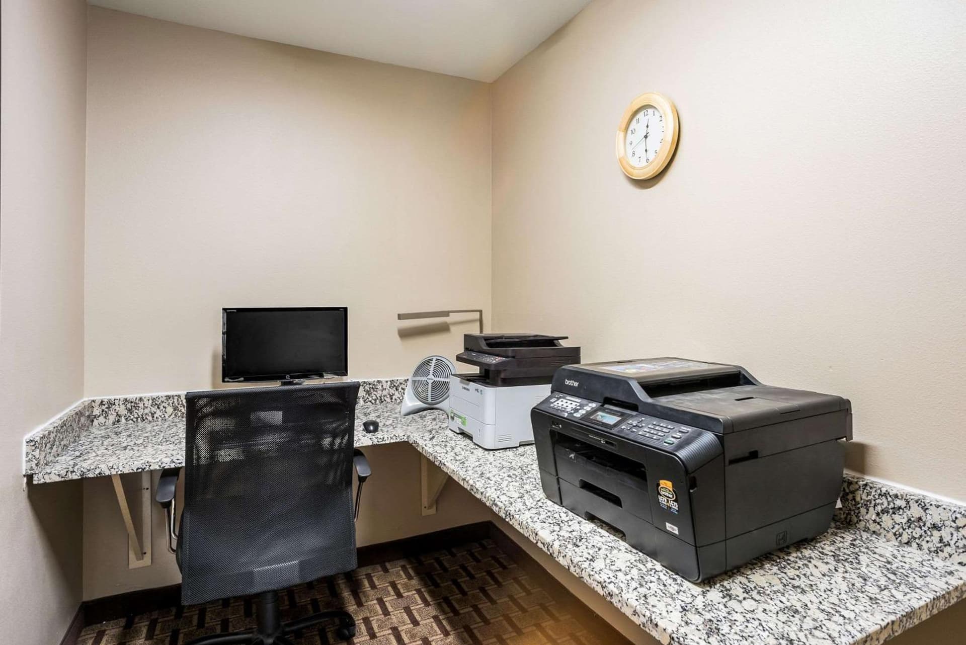 MainStay Suites Cedar Rapids North - Marion interior in Cedar Rapids, IA — gallery photo 2