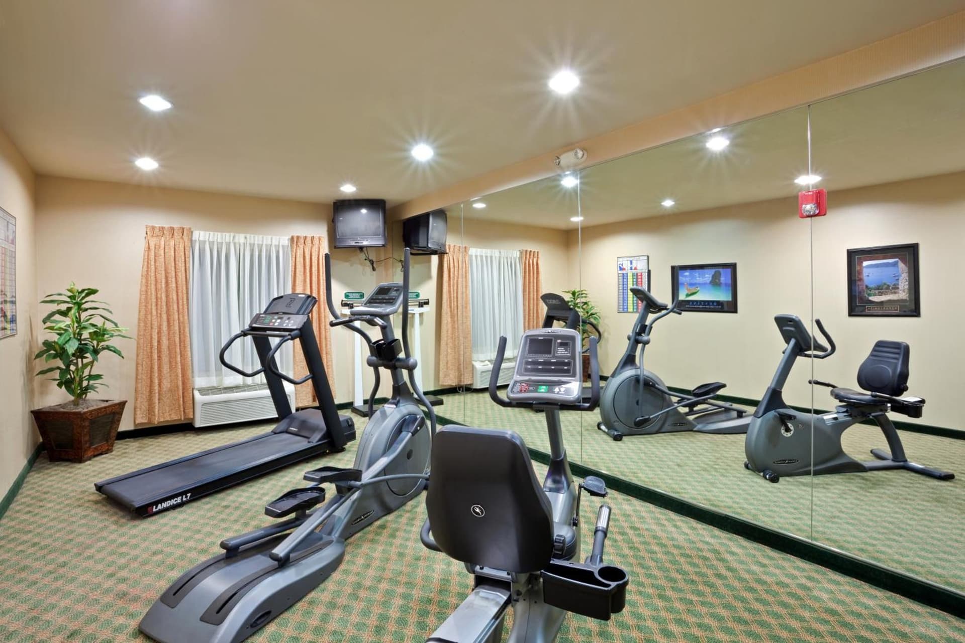 Triple Play Resort Hotel & Suites gallery photo in Hayden, ID — image 9