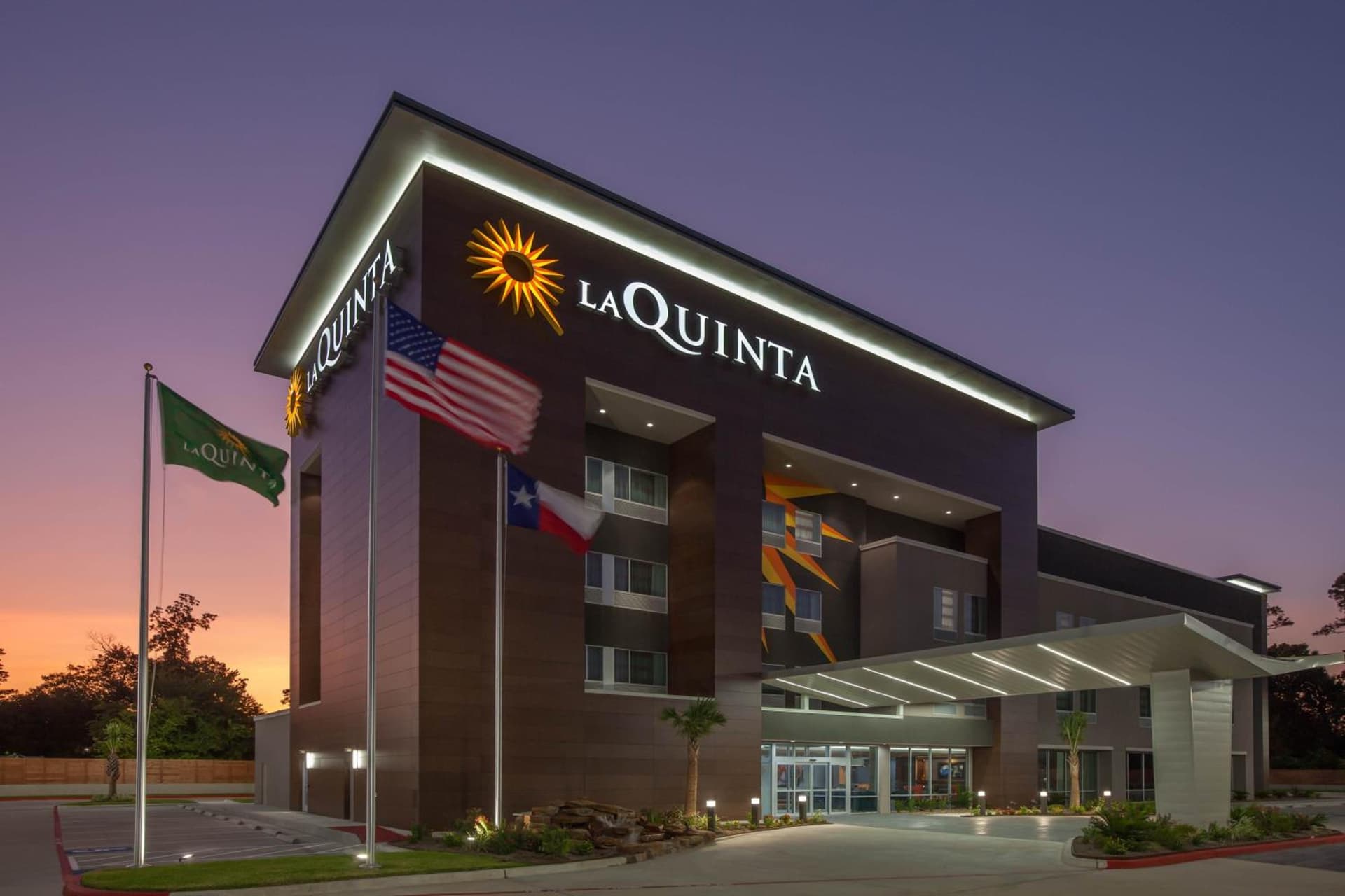 La Quinta by Wyndham Houston East at Sheldon Rd property views in Channelview, TX — gallery photo 3