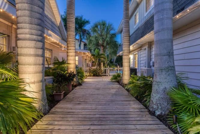 Blue Sage property views in Siesta Key, FL — gallery photo 3