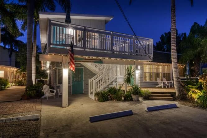 Whitewood interior in Siesta Key, FL — gallery photo 2