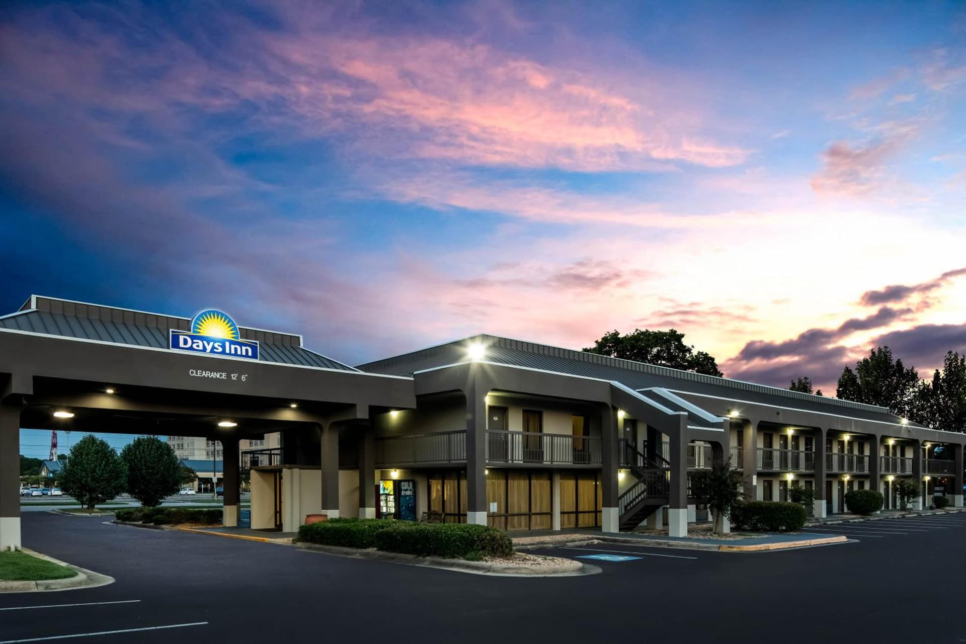 Days Inn by Wyndham Wilson interior in Wilson, NC — gallery photo 2