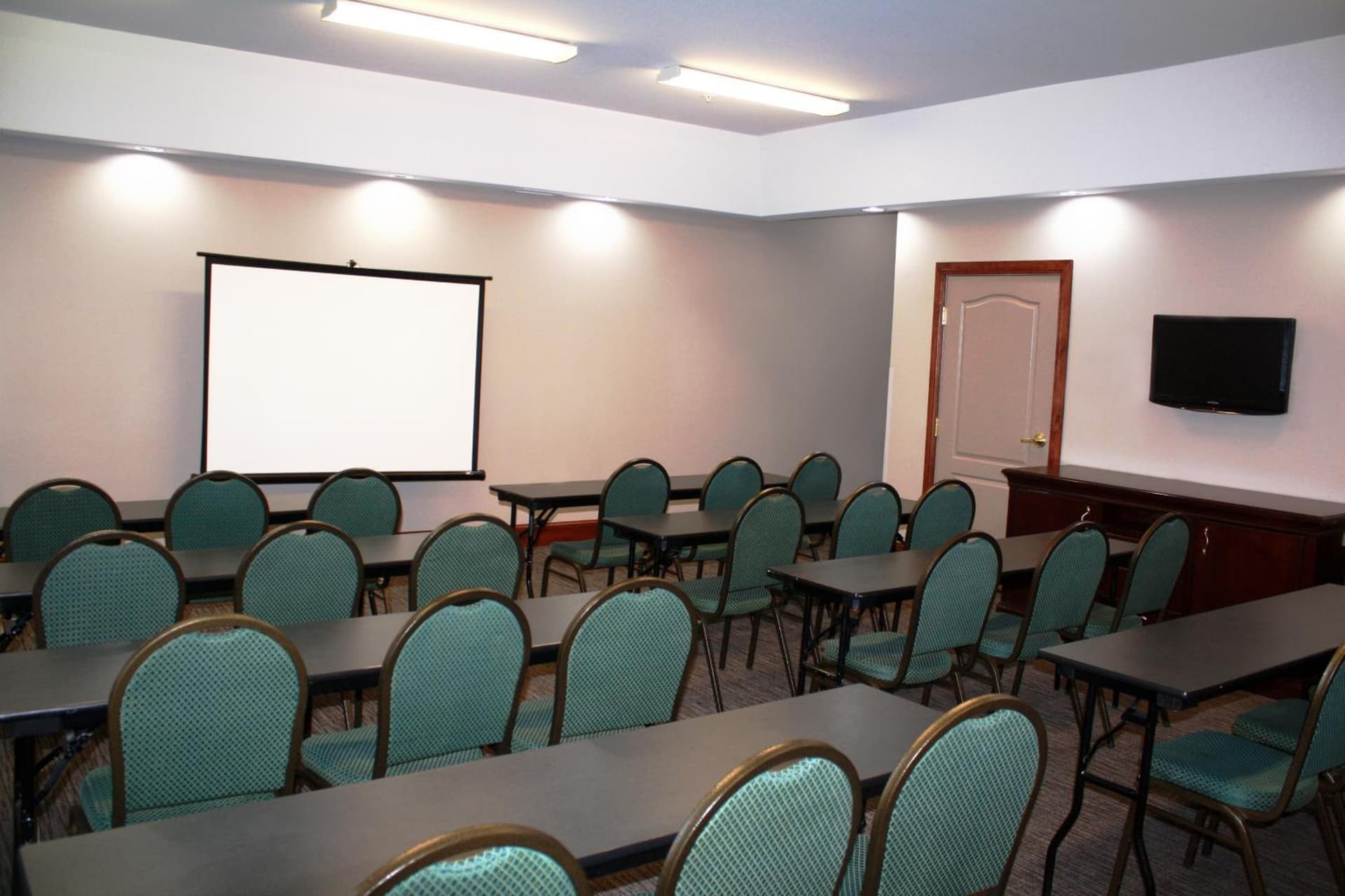 Country Inn & Suites by Radisson, Red Wing, MN gallery photo in Red Wing, MN — image 22