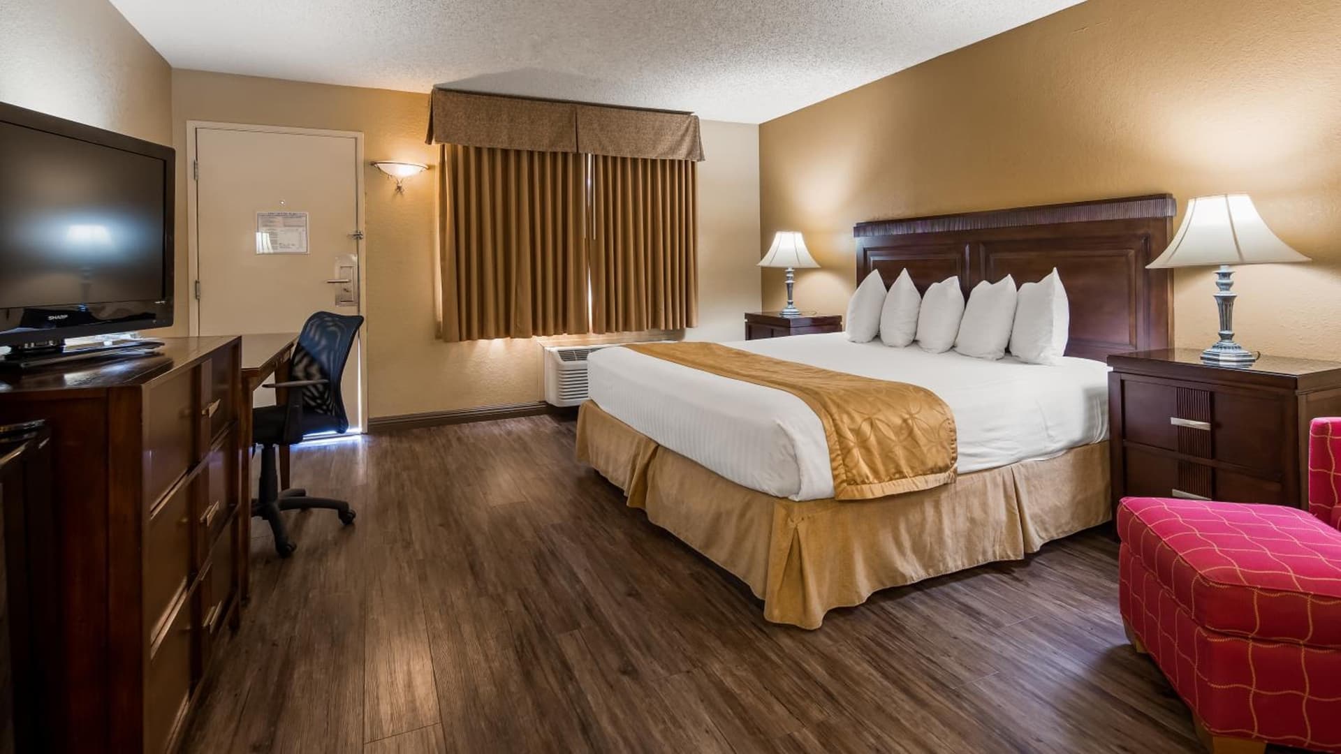 Empire Inn property views in San Bernardino, CA — gallery photo 3