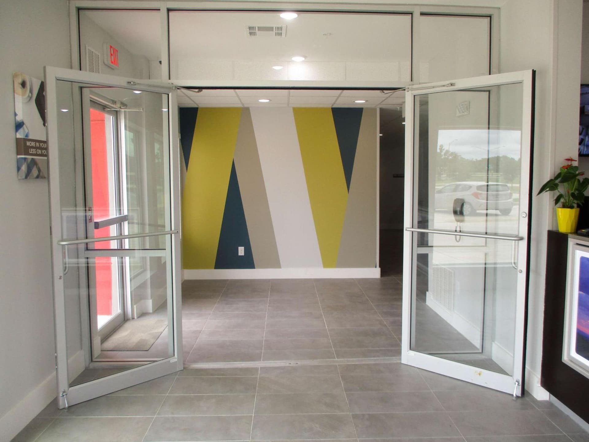 Studio 6-Port Allen, LA - Baton Rouge I-10 interior in Port Allen, LA — gallery photo 2