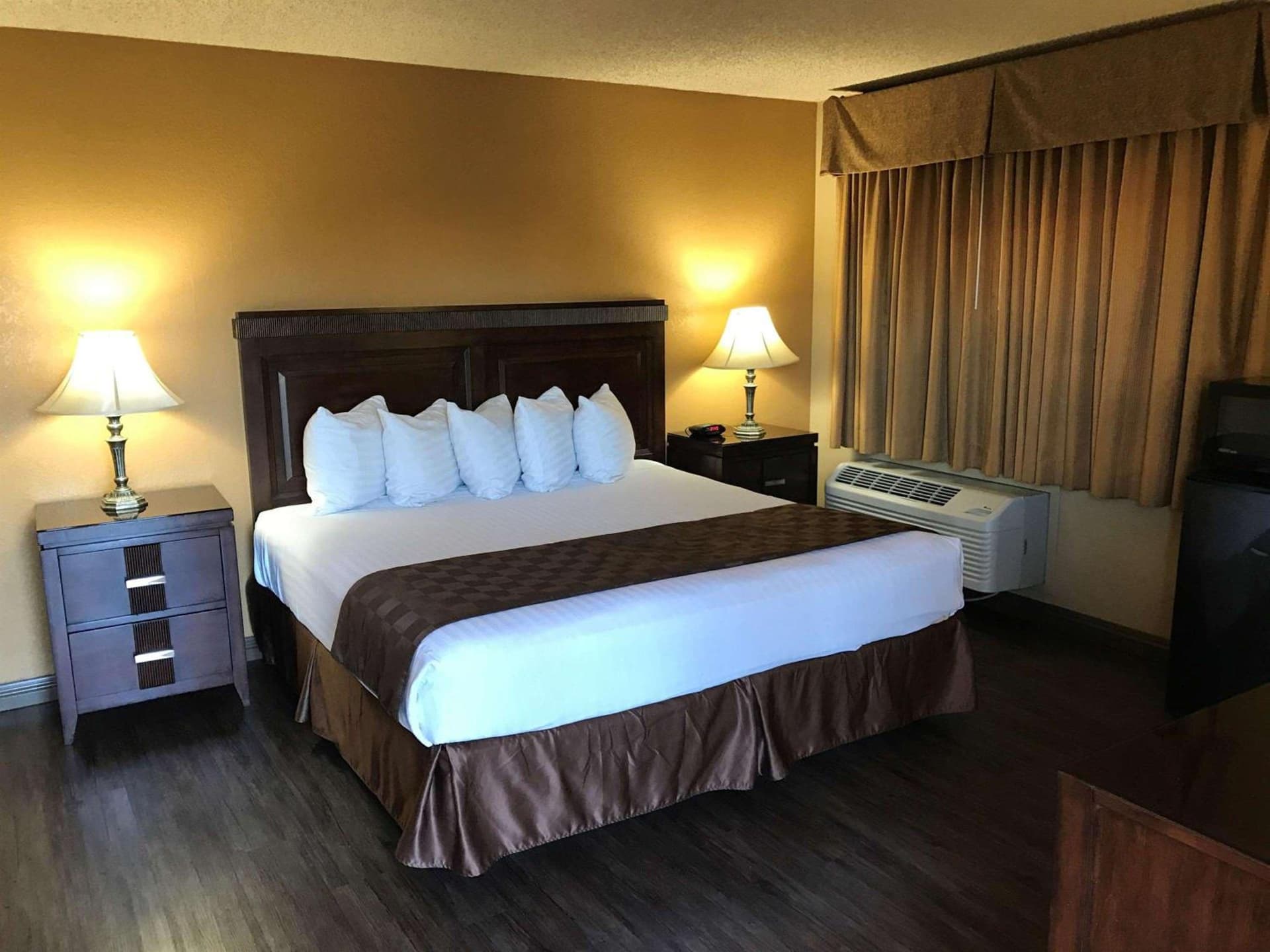 Empire Inn gallery photo in San Bernardino, CA — image 6