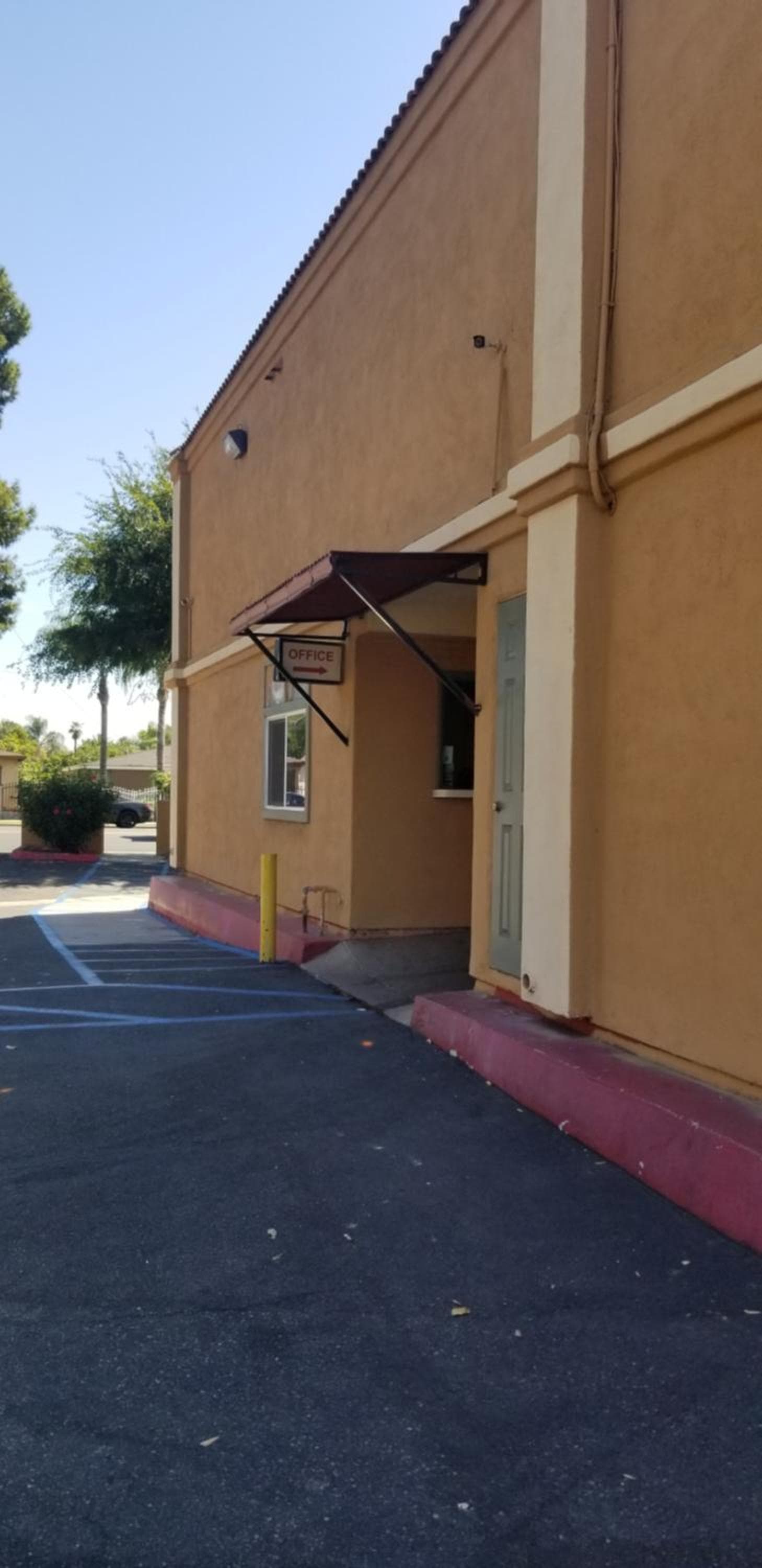 Lotus by Hotel Inn interior in Ontario, CA — gallery photo 2