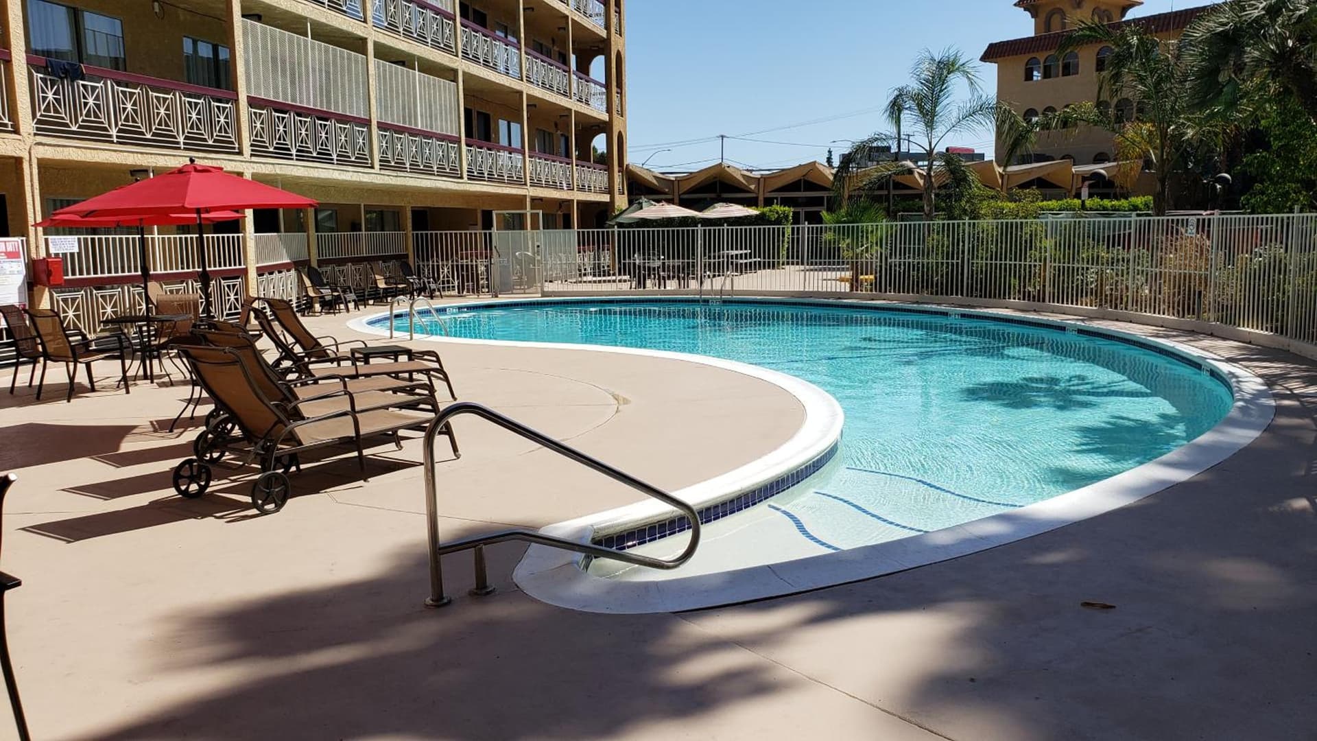 Ramada by Wyndham Burbank Airport gallery photo in Burbank, CA — image 18