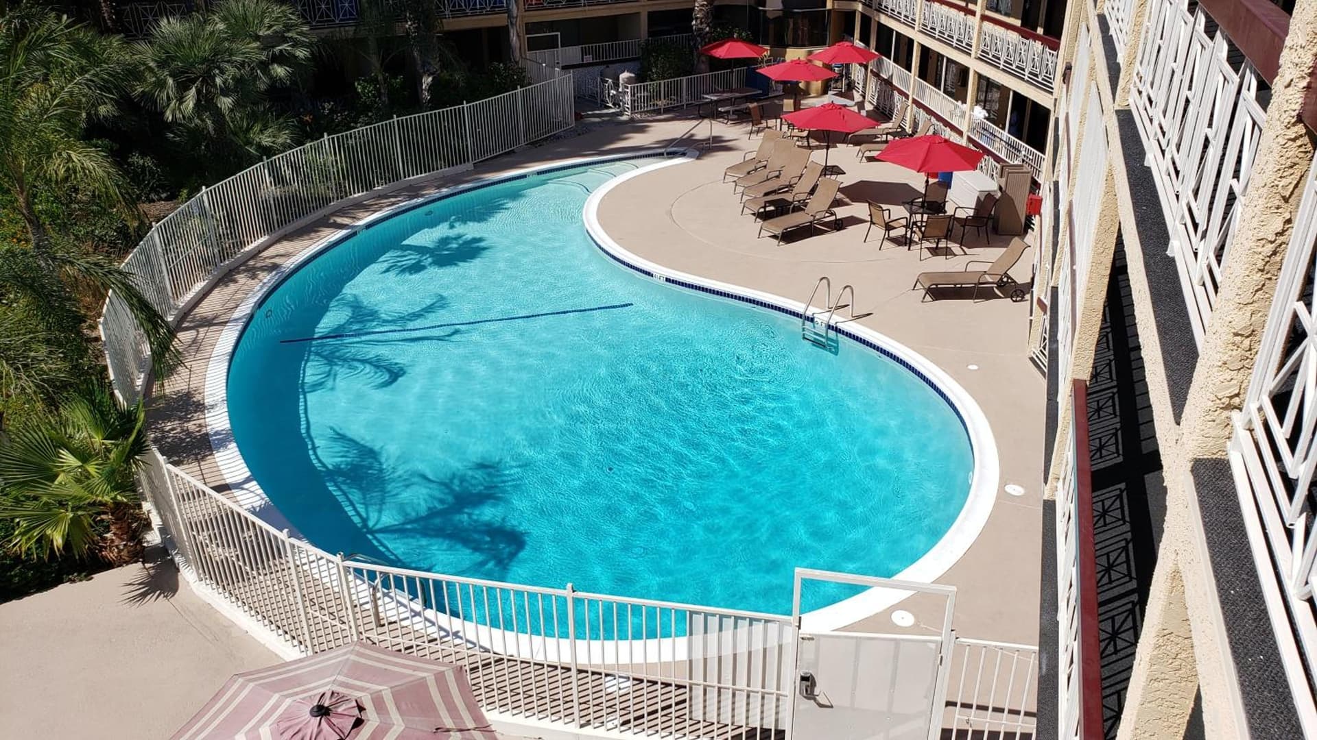 Ramada by Wyndham Burbank Airport gallery photo in Burbank, CA — image 9