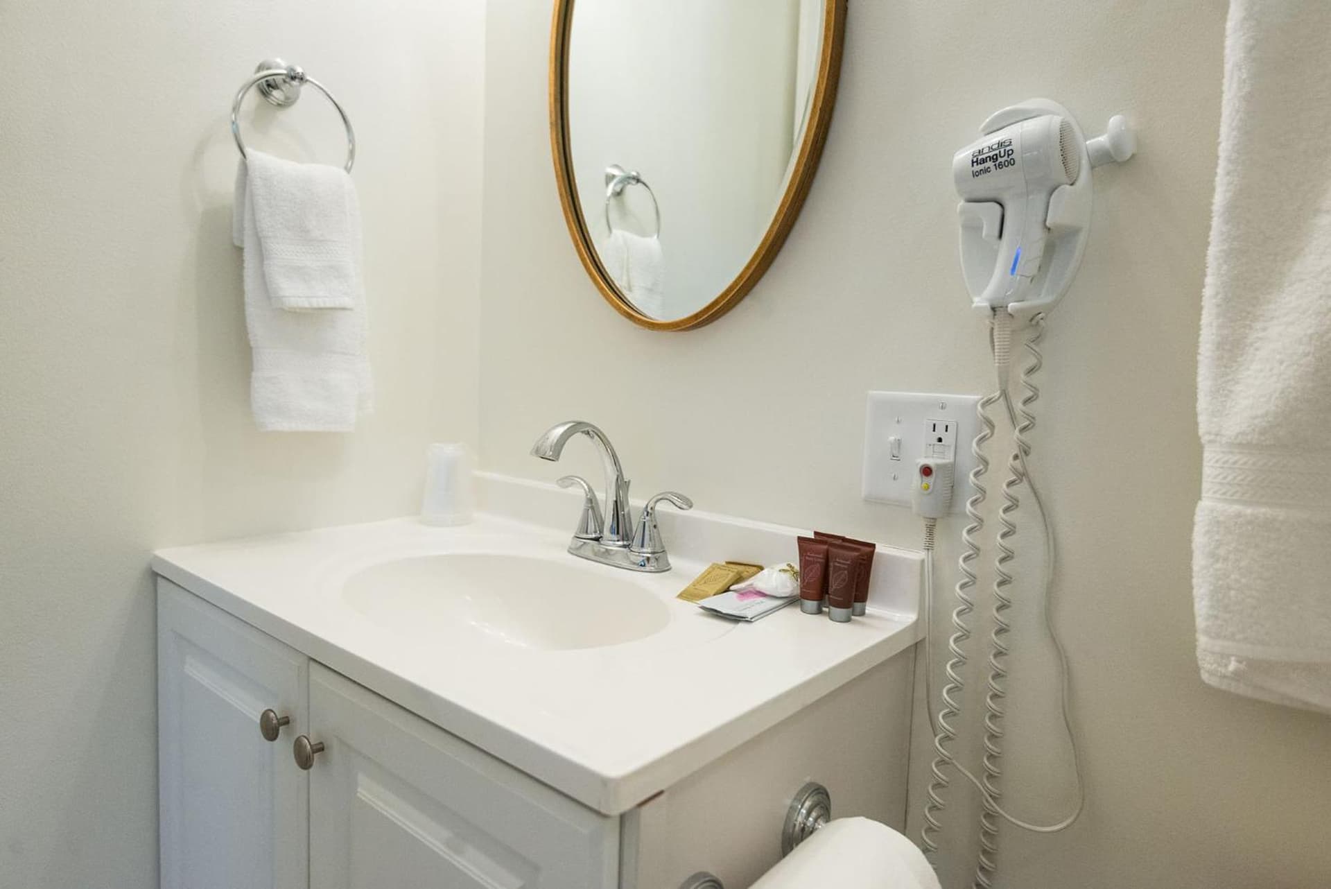 Camas Boutique Hotel gallery photo in Camas, WA — image 51