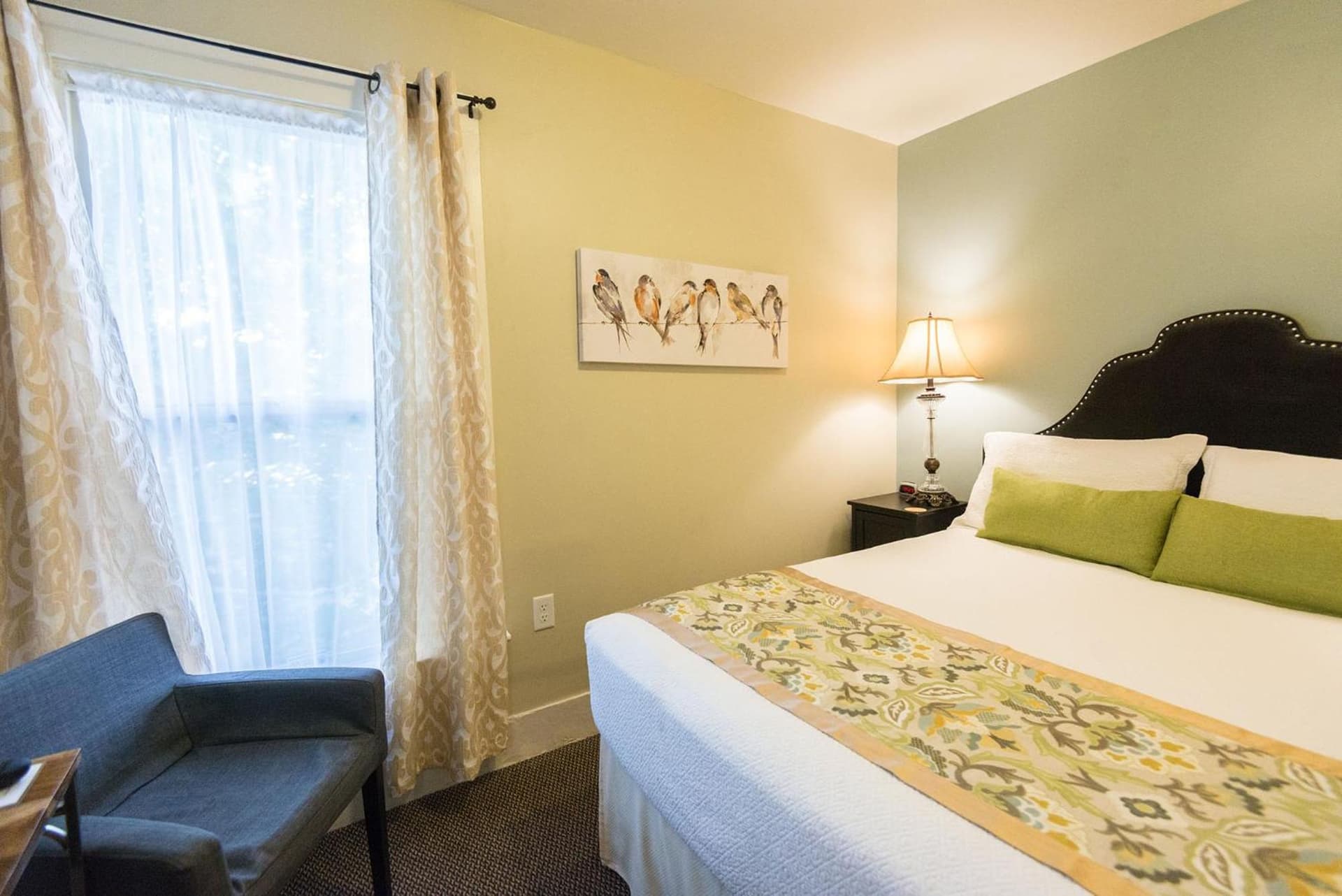 Camas Boutique Hotel gallery photo in Camas, WA — image 71