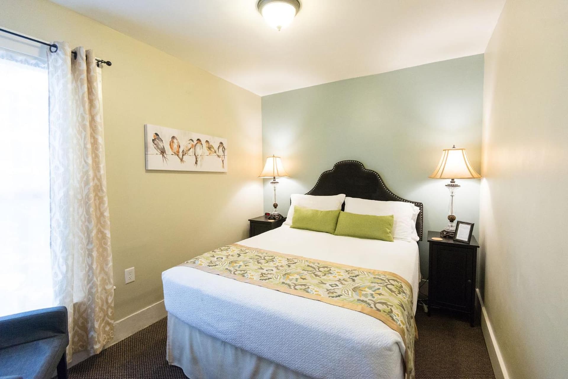 Camas Boutique Hotel gallery photo in Camas, WA — image 97