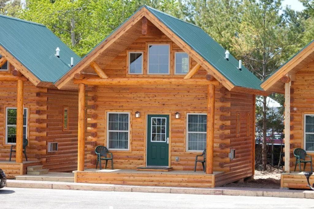 Cabins of Mackinac & Lodge featured exterior or lobby in Mackinaw City, MI — similar hotel