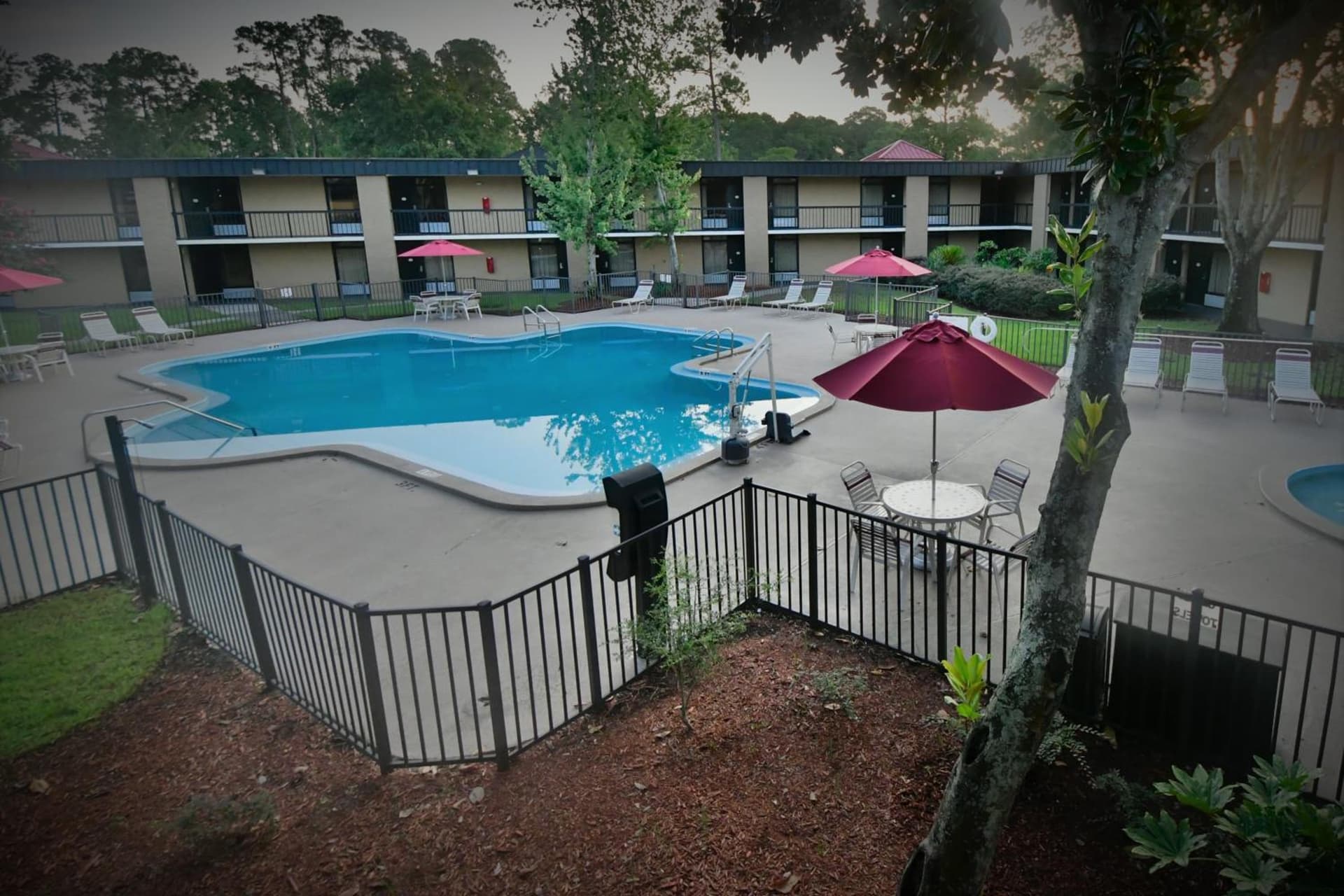 Ramada by Wyndham Jacksonville Hotel & Conference Center gallery photo in Jacksonville, FL — image 8