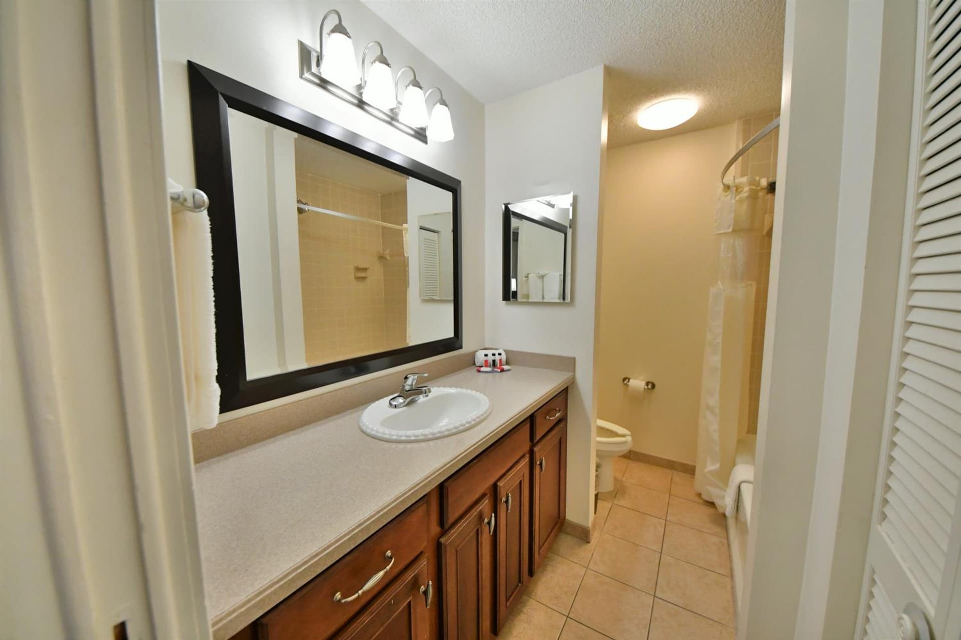 Ramada by Wyndham Jacksonville Hotel & Conference Center gallery photo in Jacksonville, FL — image 82