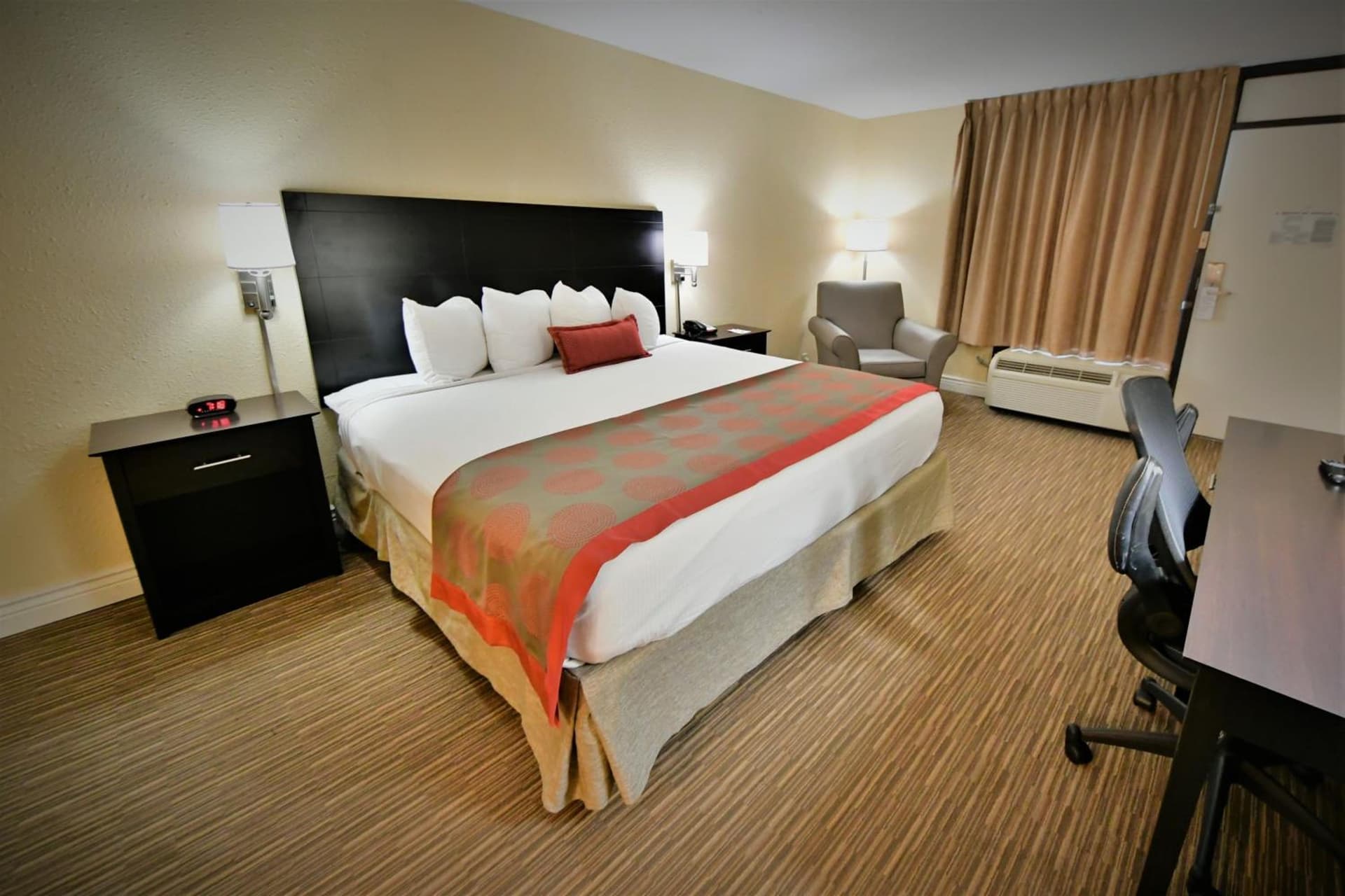 Ramada by Wyndham Jacksonville Hotel & Conference Center gallery photo in Jacksonville, FL — image 97