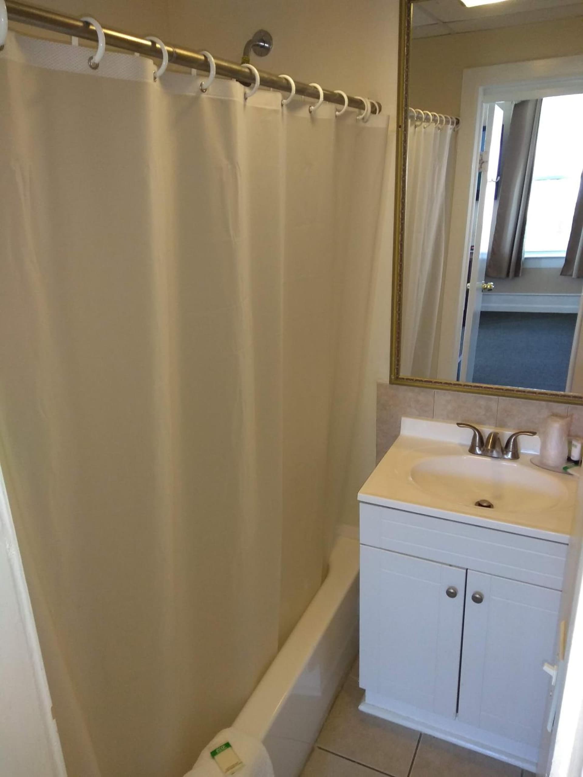 Hotel Wayne property views in Honesdale, PA — gallery photo 3