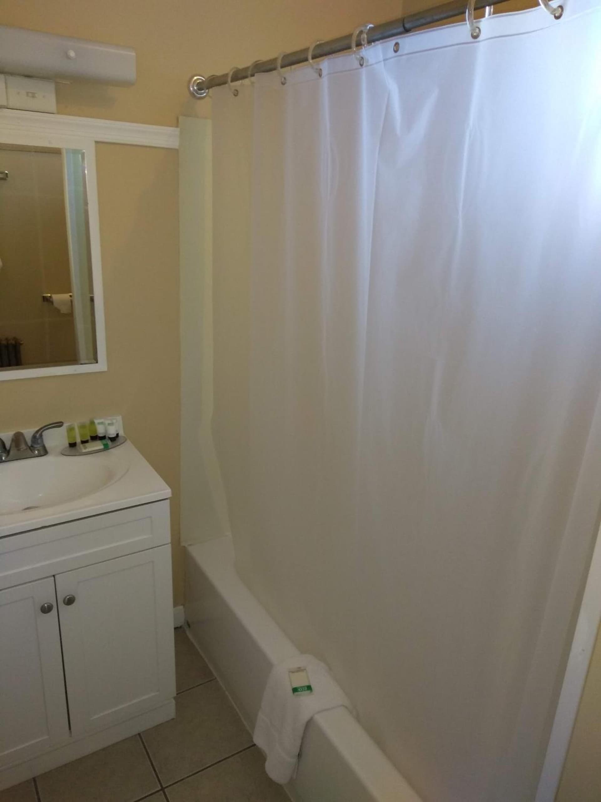 Hotel Wayne interior in Honesdale, PA — gallery photo 2
