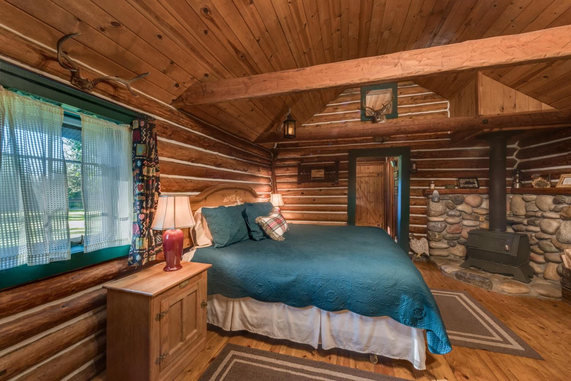 The Davies Family Inn gallery photo in Placerville, CA — image 4