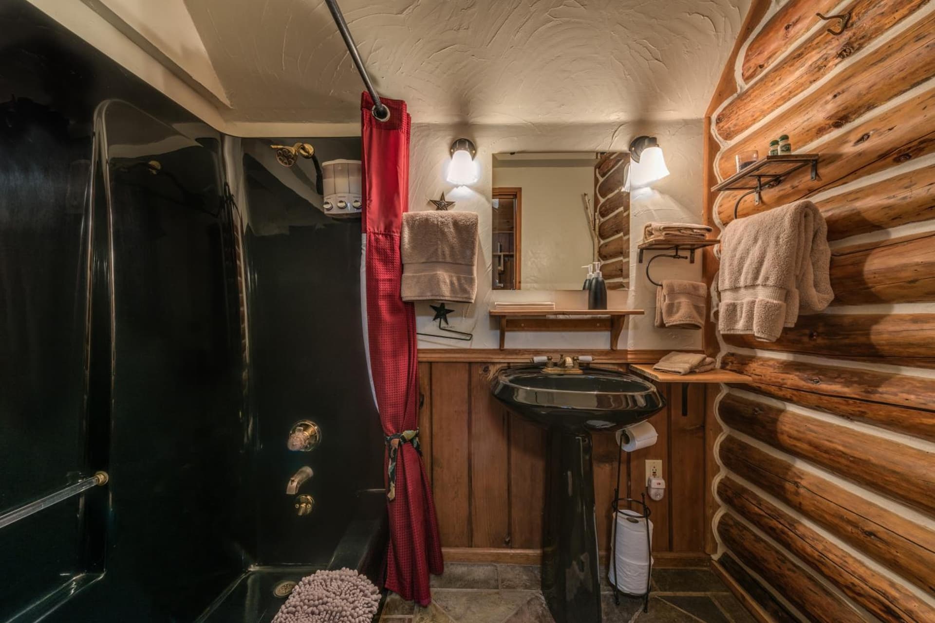 The Davies Family Inn gallery photo in Placerville, CA — image 26