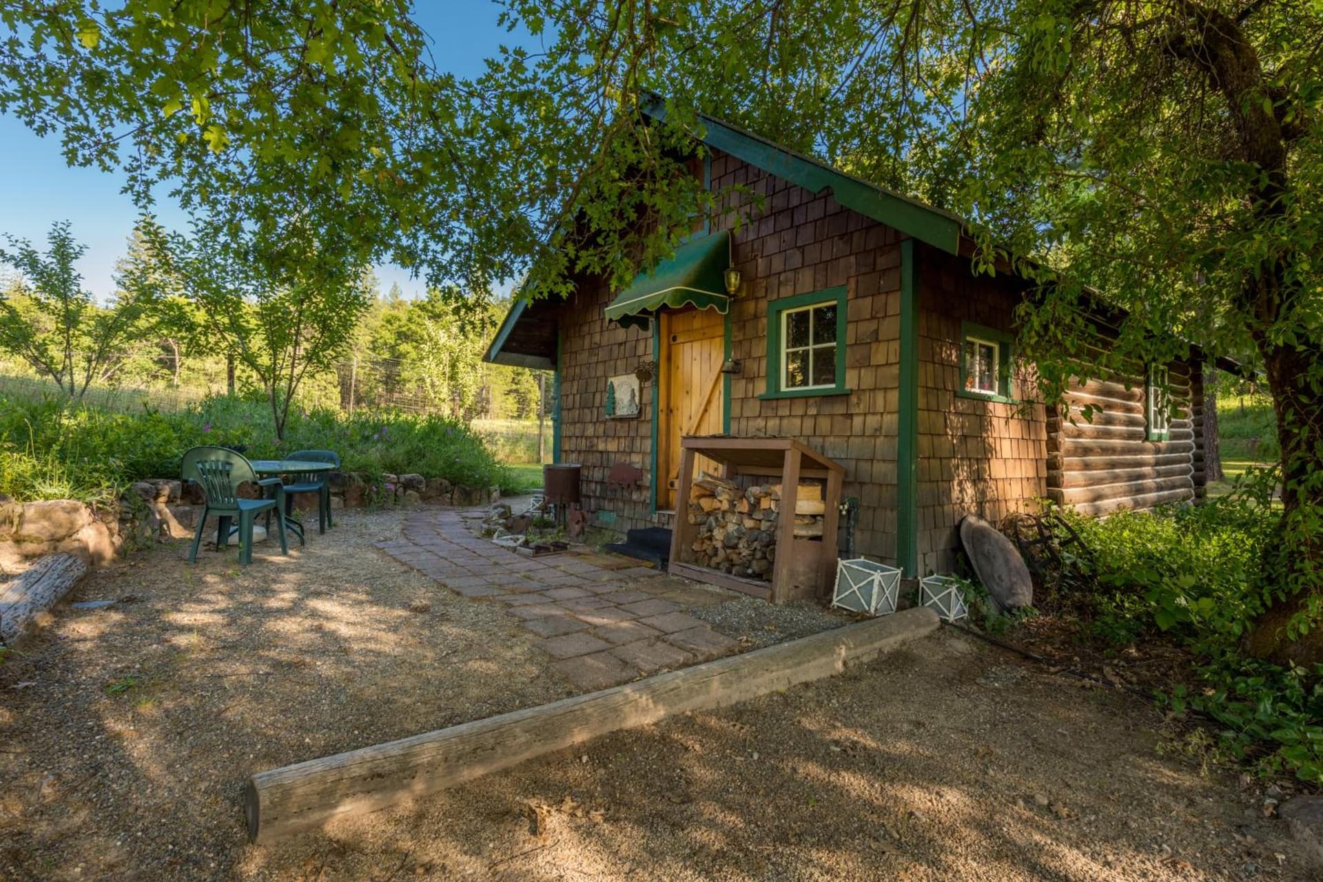 The Davies Family Inn gallery photo in Placerville, CA — image 8