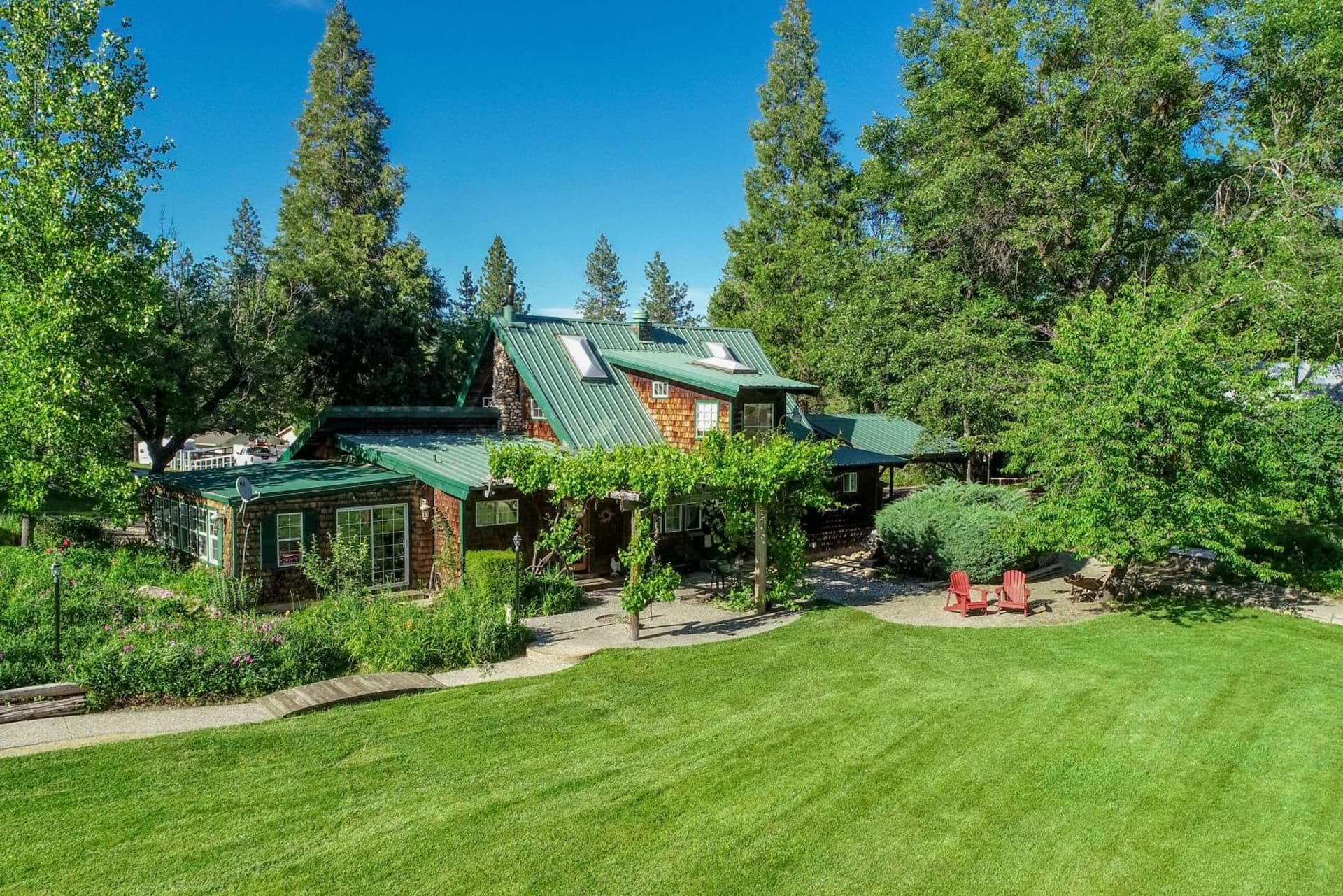 The Davies Family Inn gallery photo in Placerville, CA — image 21